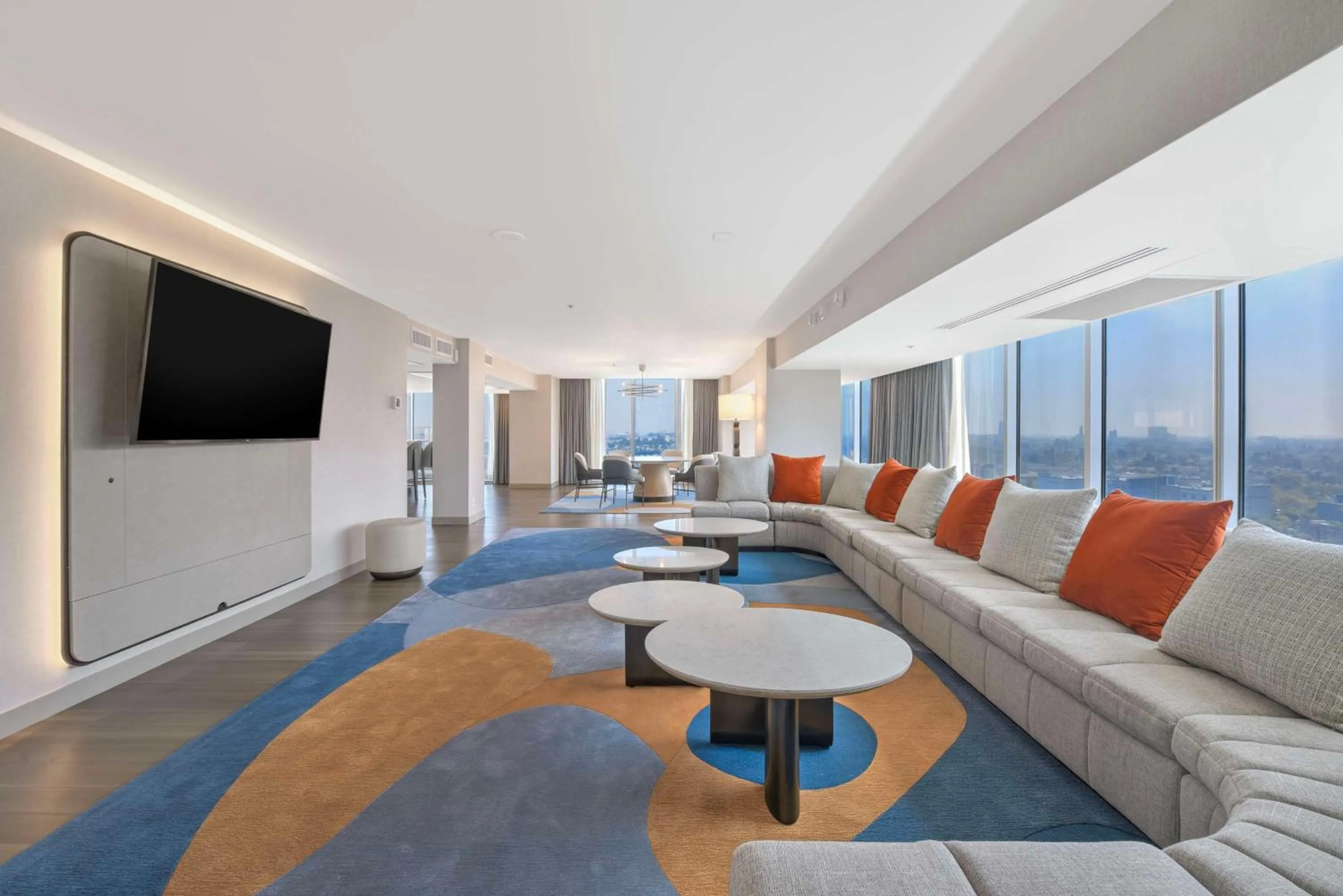 Living room in Hilton Anaheim