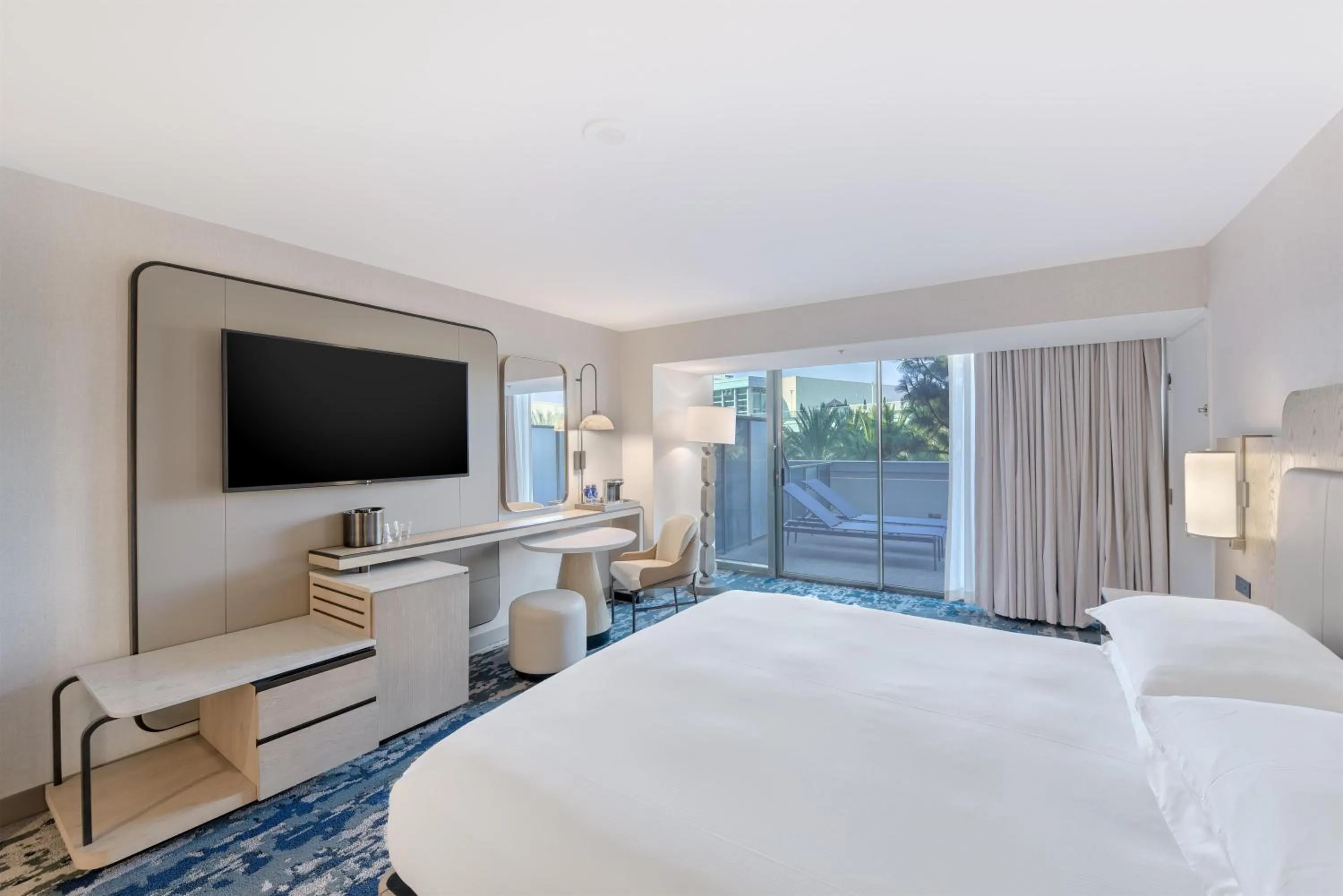 Bed in Hilton Anaheim