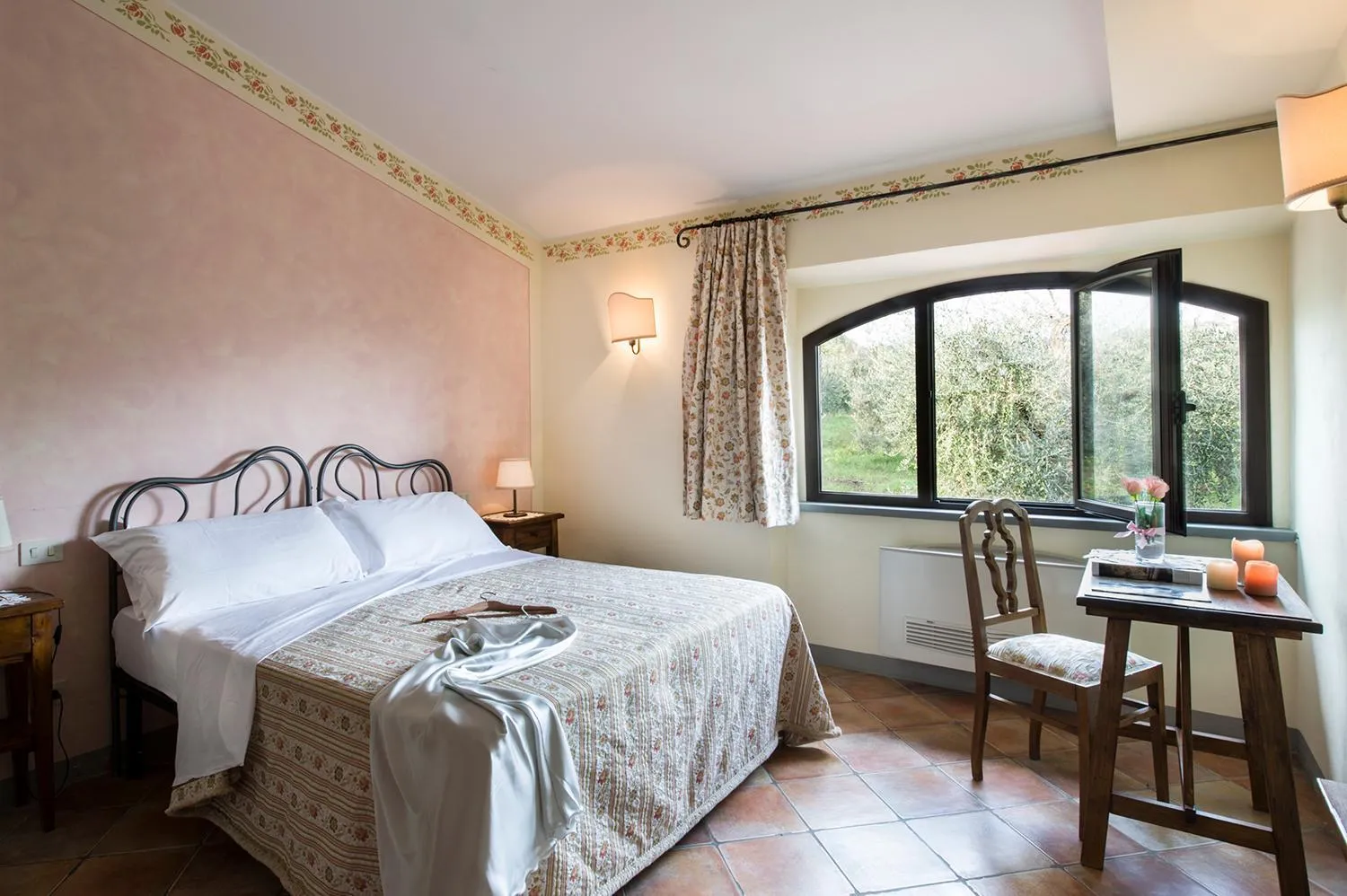Bed in B&B Ponte a Nappo San Gimignano