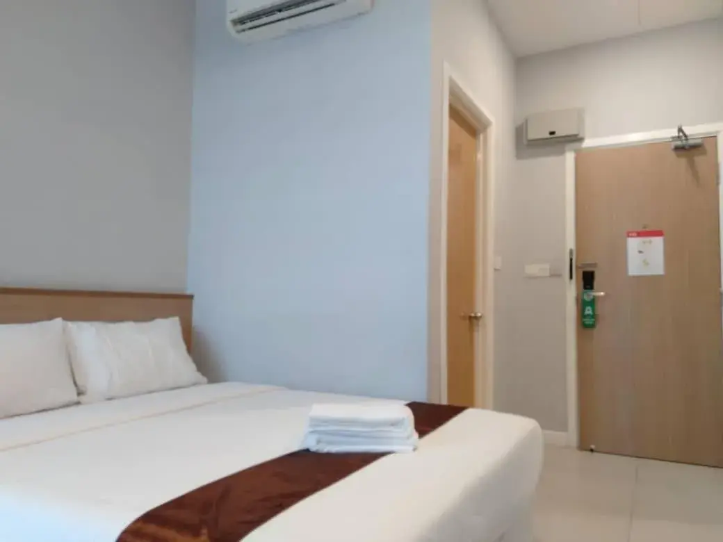 Deluxe Queen Room in MD Boutique Hotel Deluxe Queen Room in MD Boutique Hotel