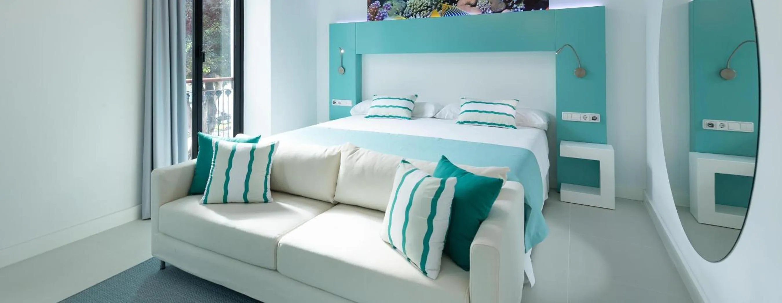 Photo of the whole room, Bed in HD Acuario Lifestyle