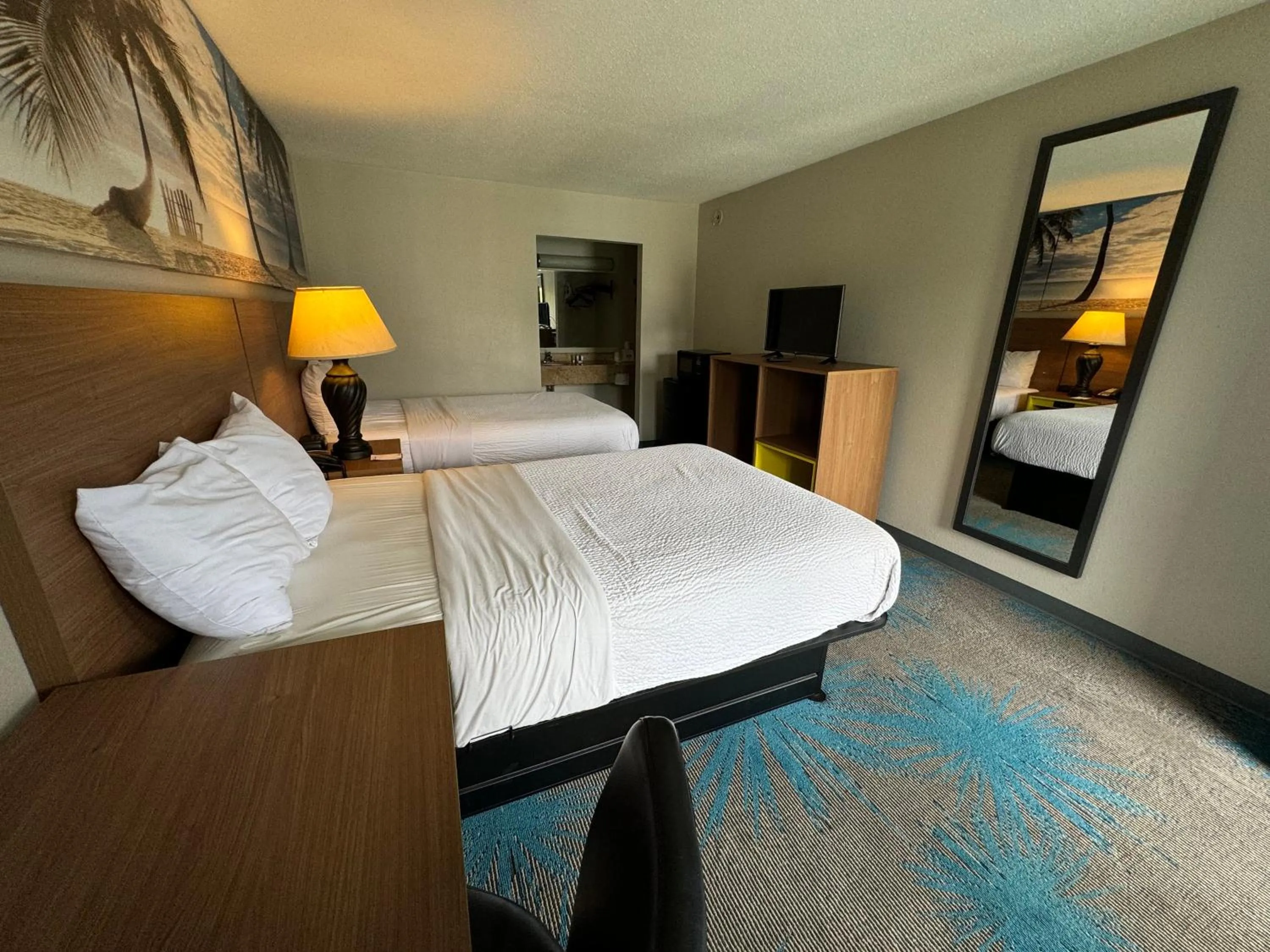 Bed in Days Inn by Wyndham Owensboro