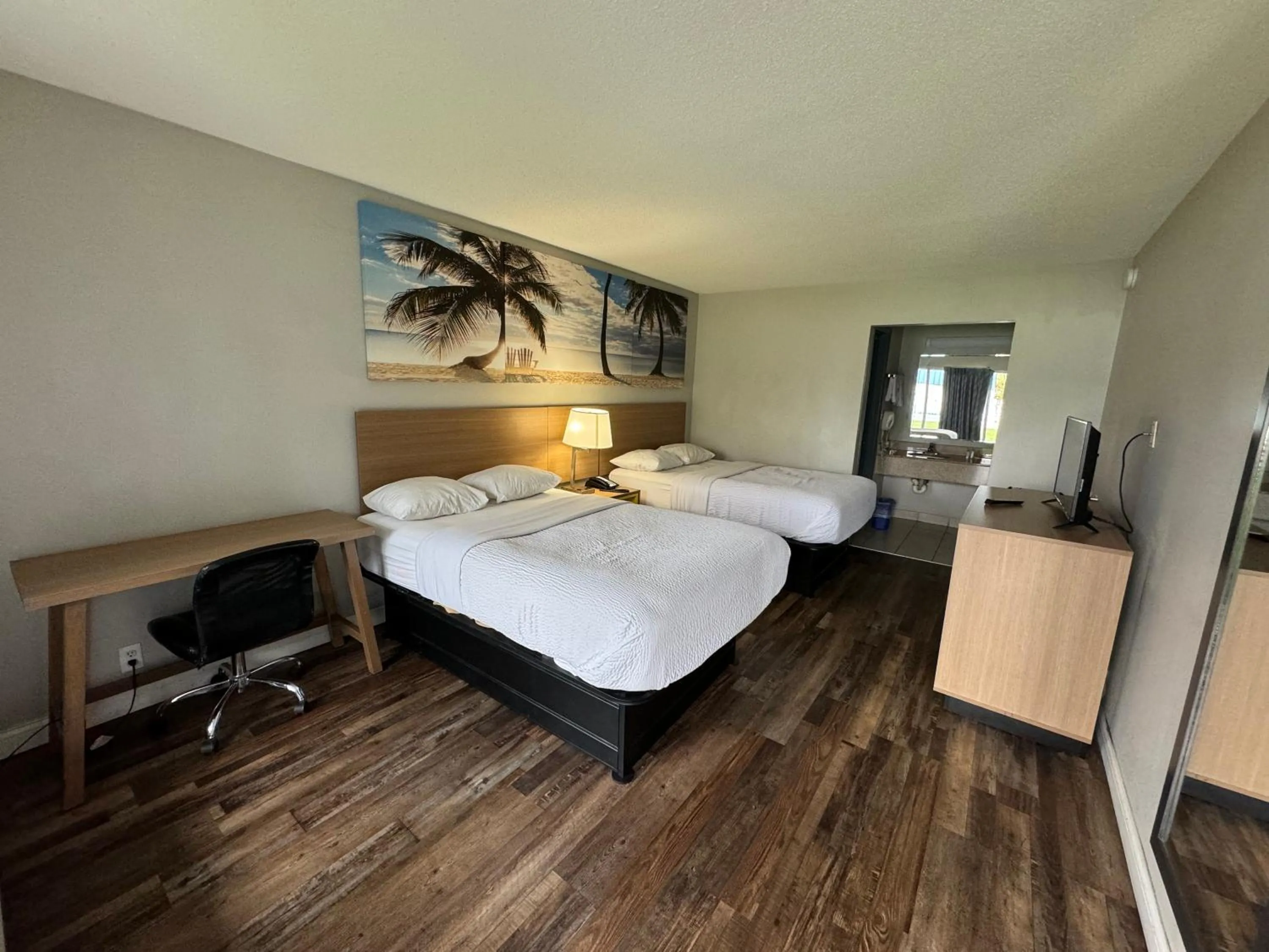 Bed in Days Inn by Wyndham Owensboro