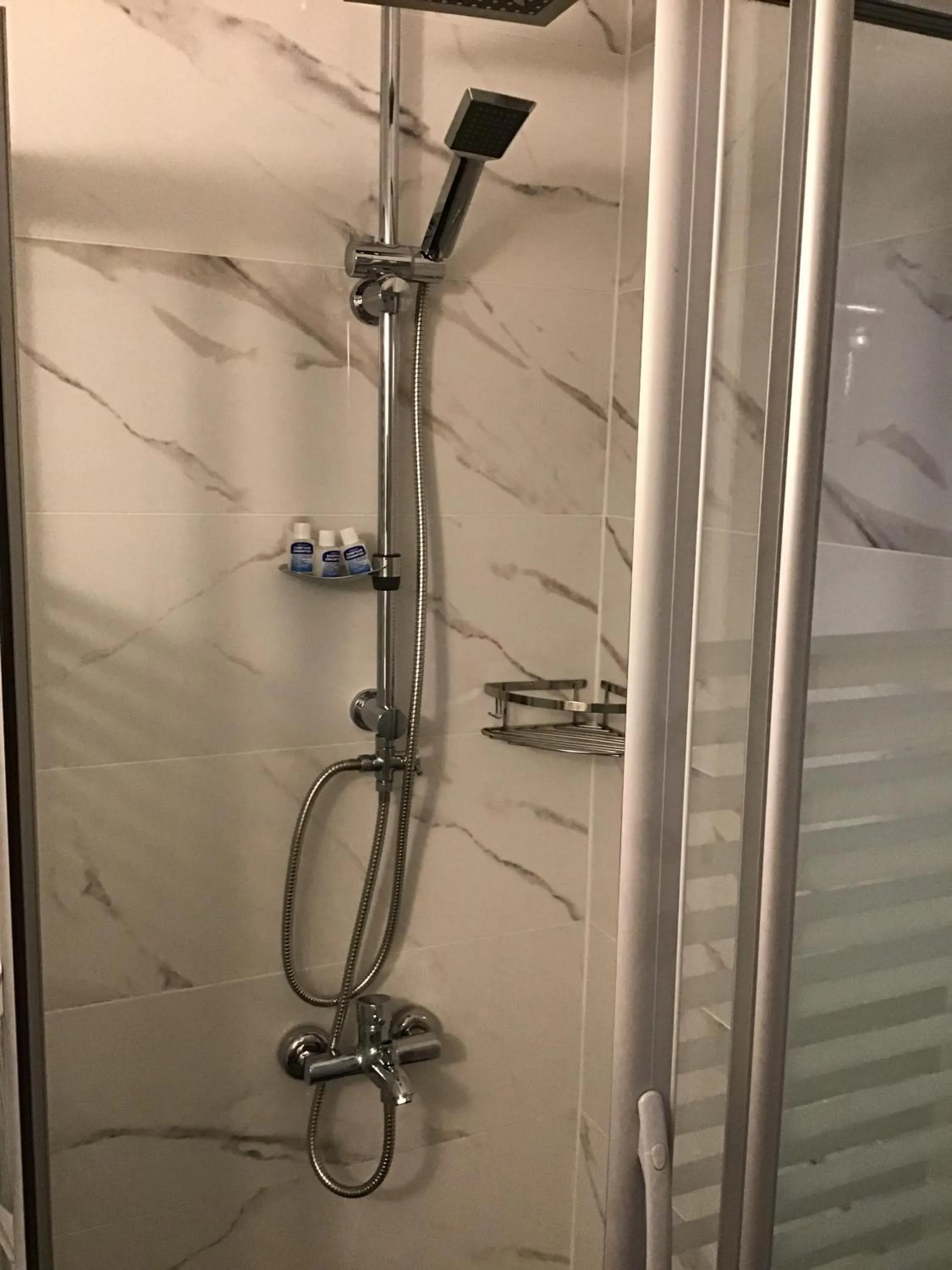 Shower in Hotel Balca