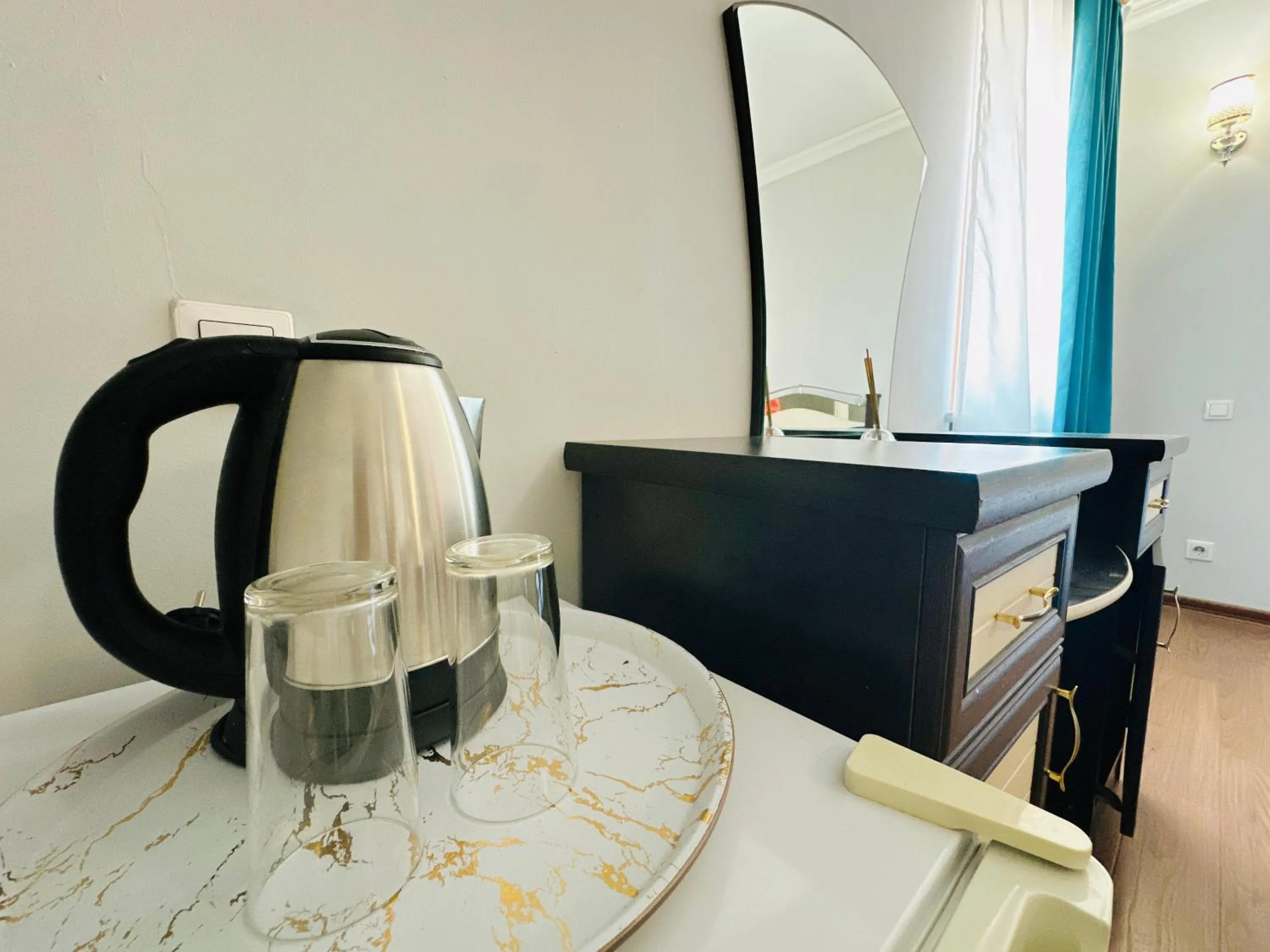 Coffee/tea facilities, Bed in SD Hotel