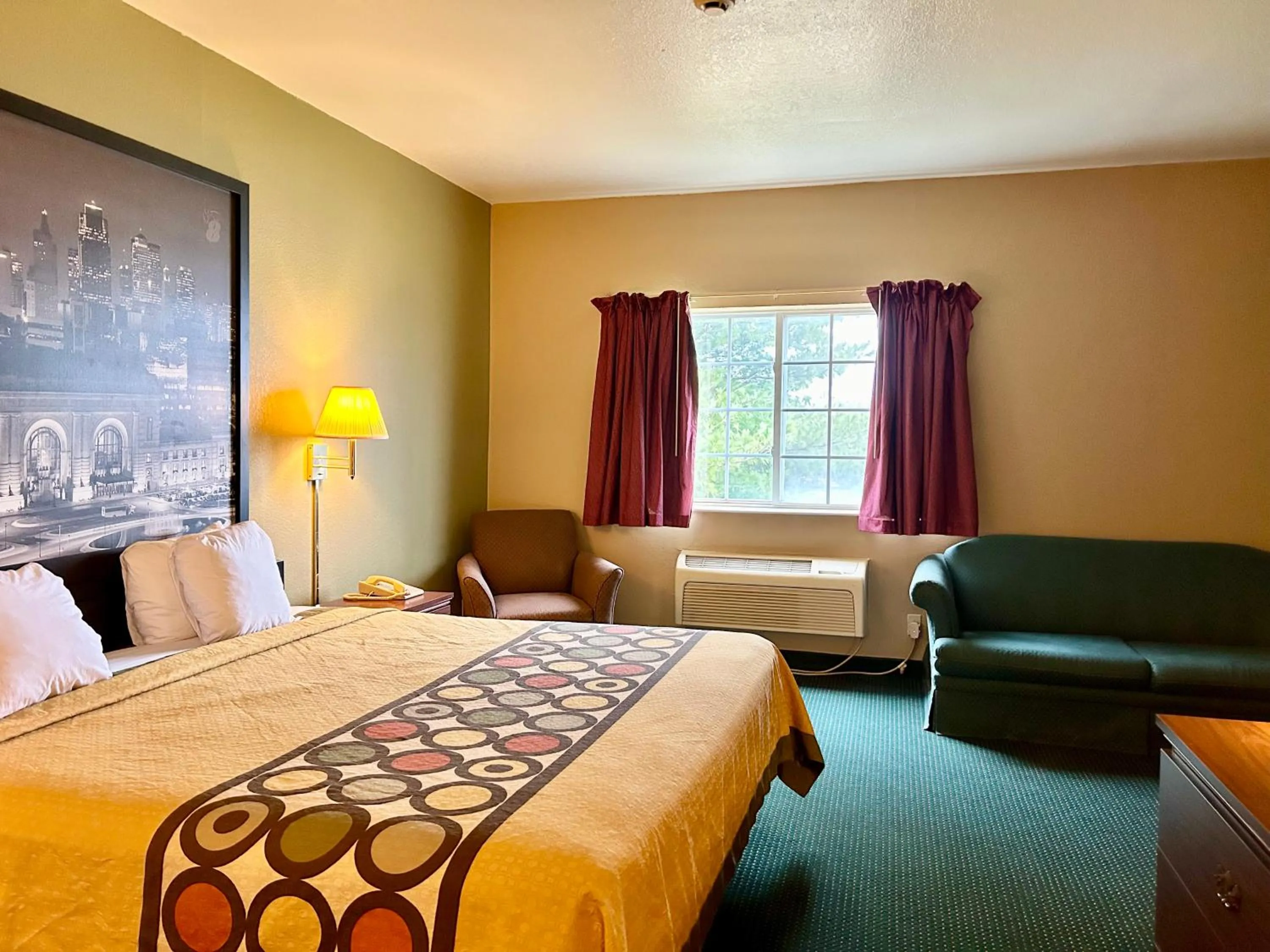 Bed in Super 8 by Wyndham Platte City Kansas City Area