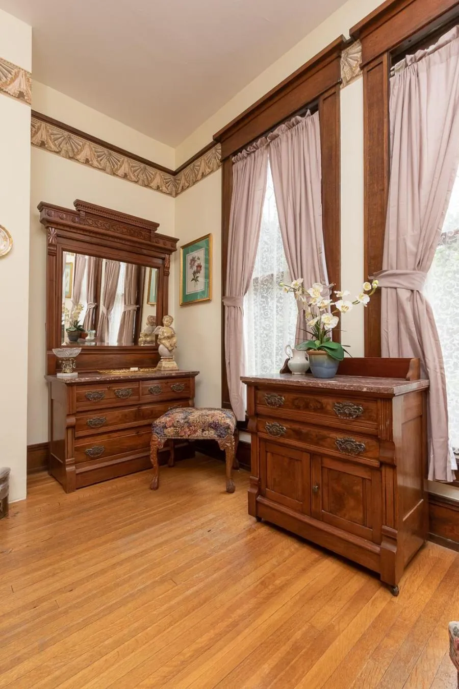 Herlong Mansion Bed & Breakfast