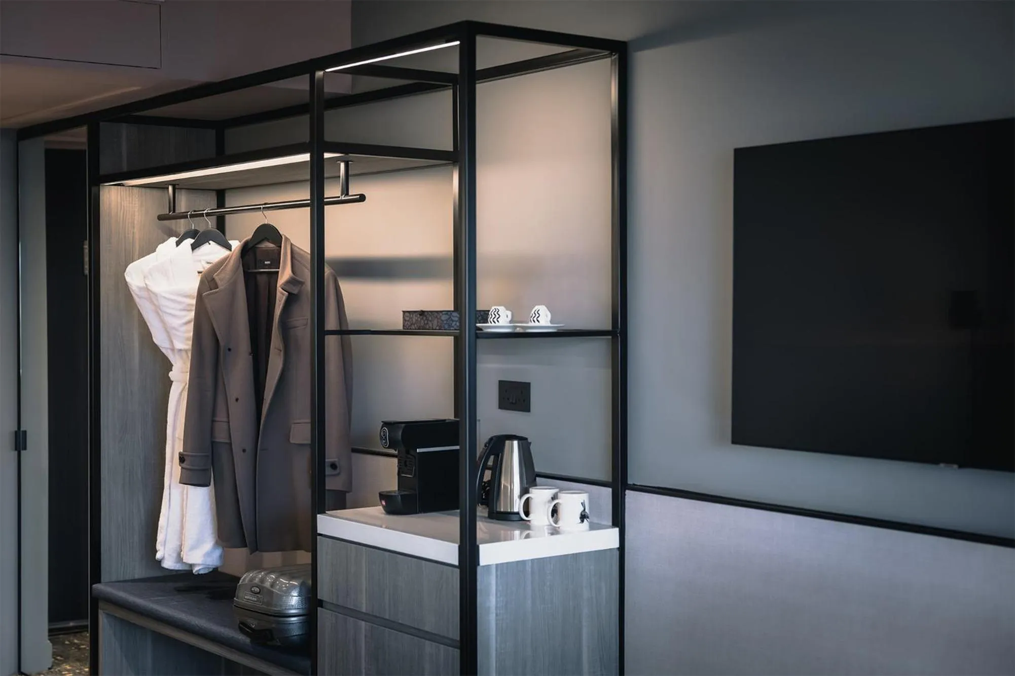 Photo of the whole room in voco Orchard Singapore by IHG