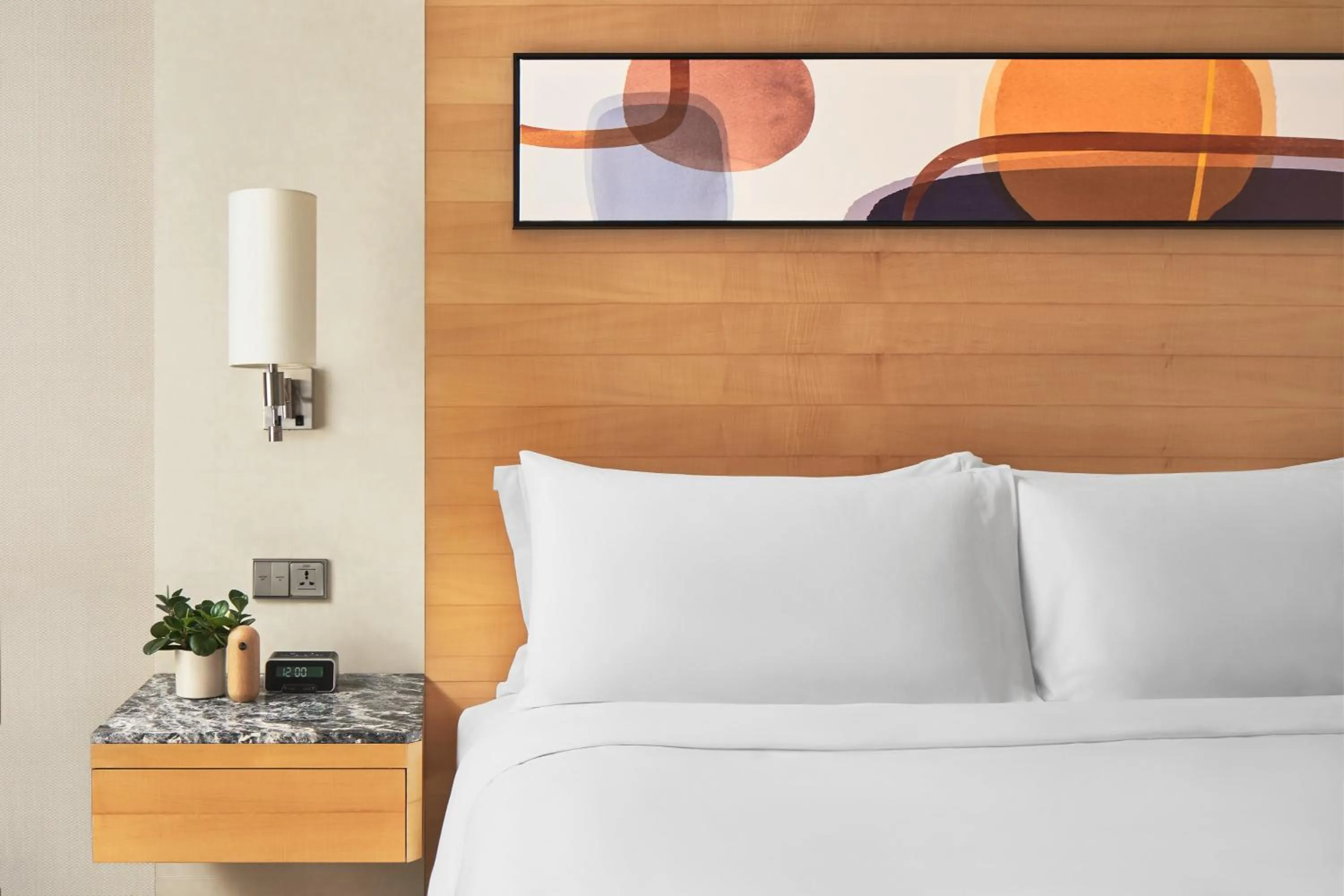 Photo of the whole room, Bed in voco Orchard Singapore by IHG