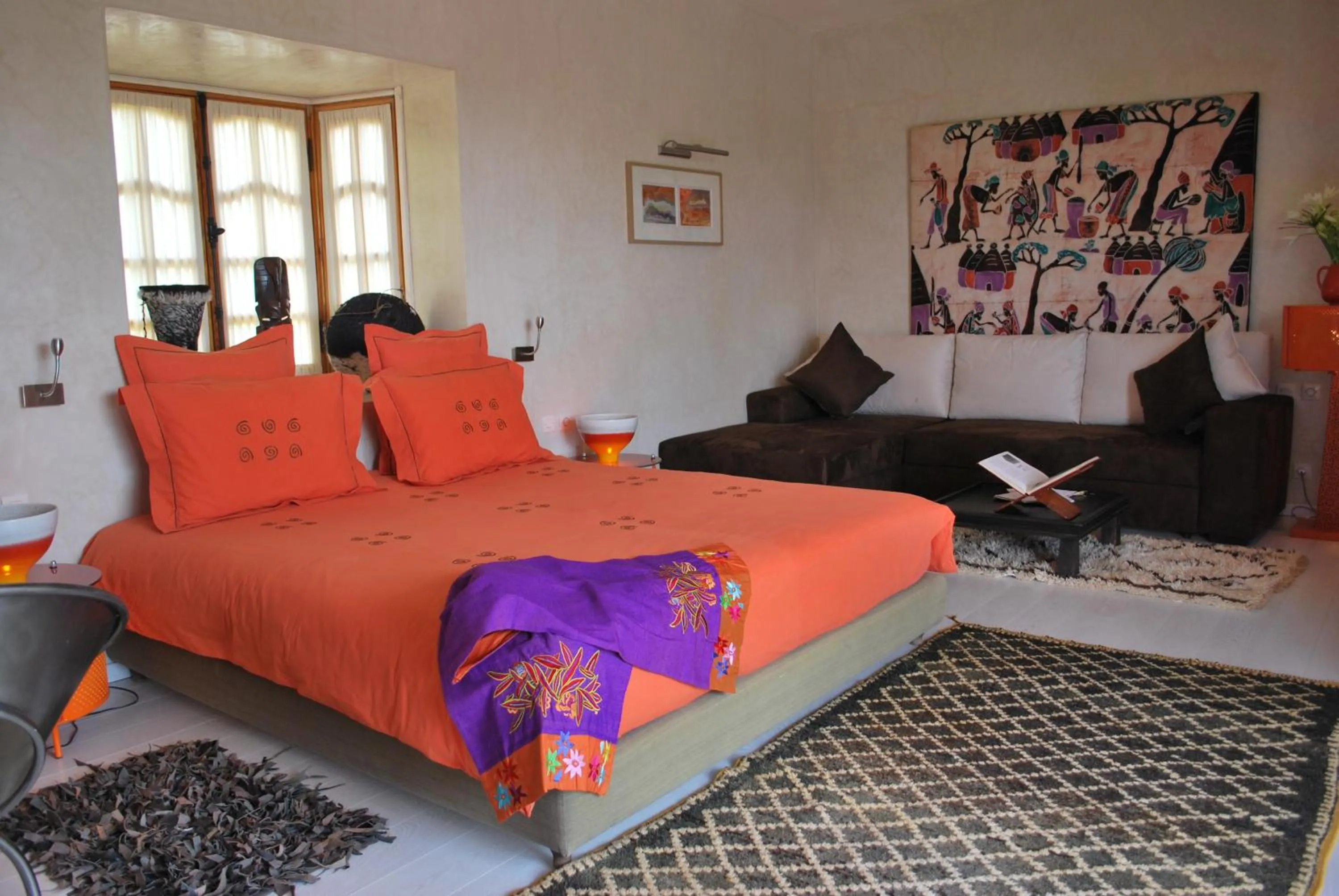 Photo of the whole room in Casa Taos