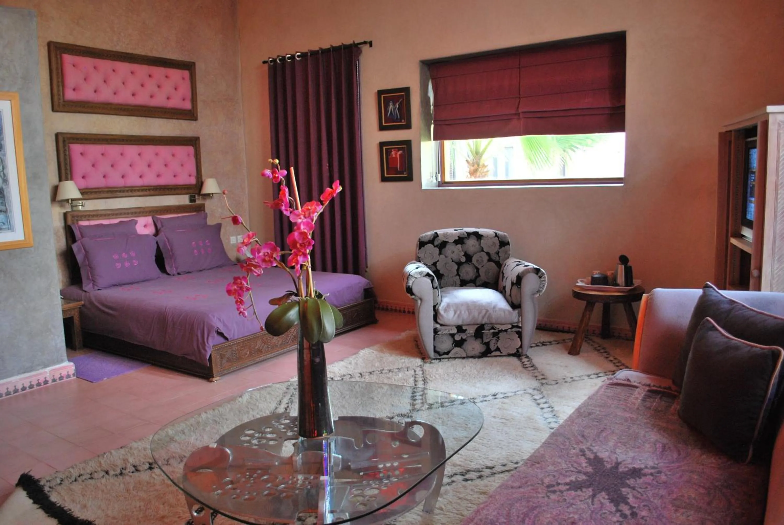 Photo of the whole room in Casa Taos