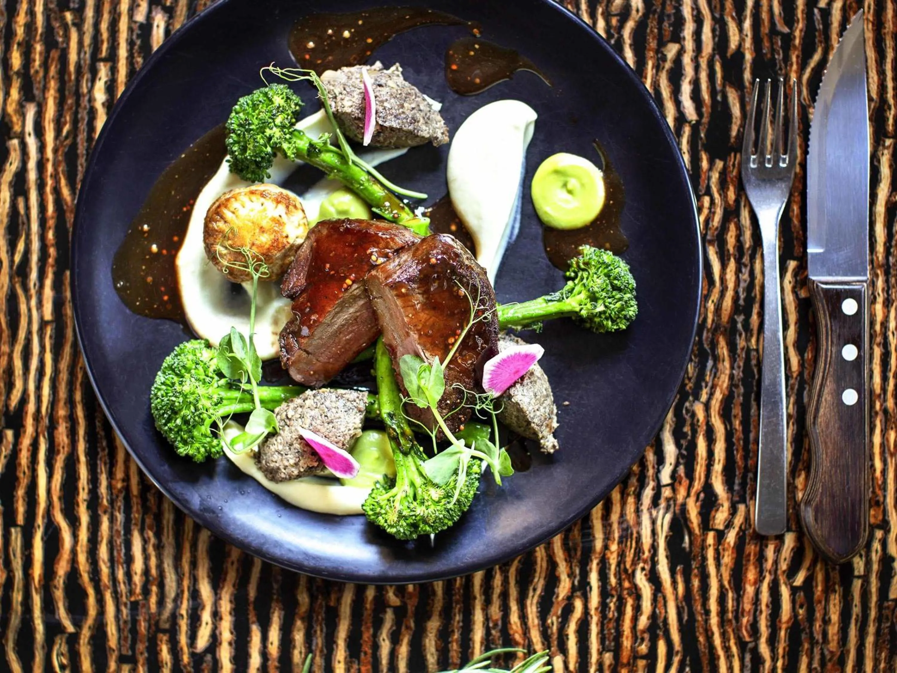 Restaurant/places to eat in ibis Wellington