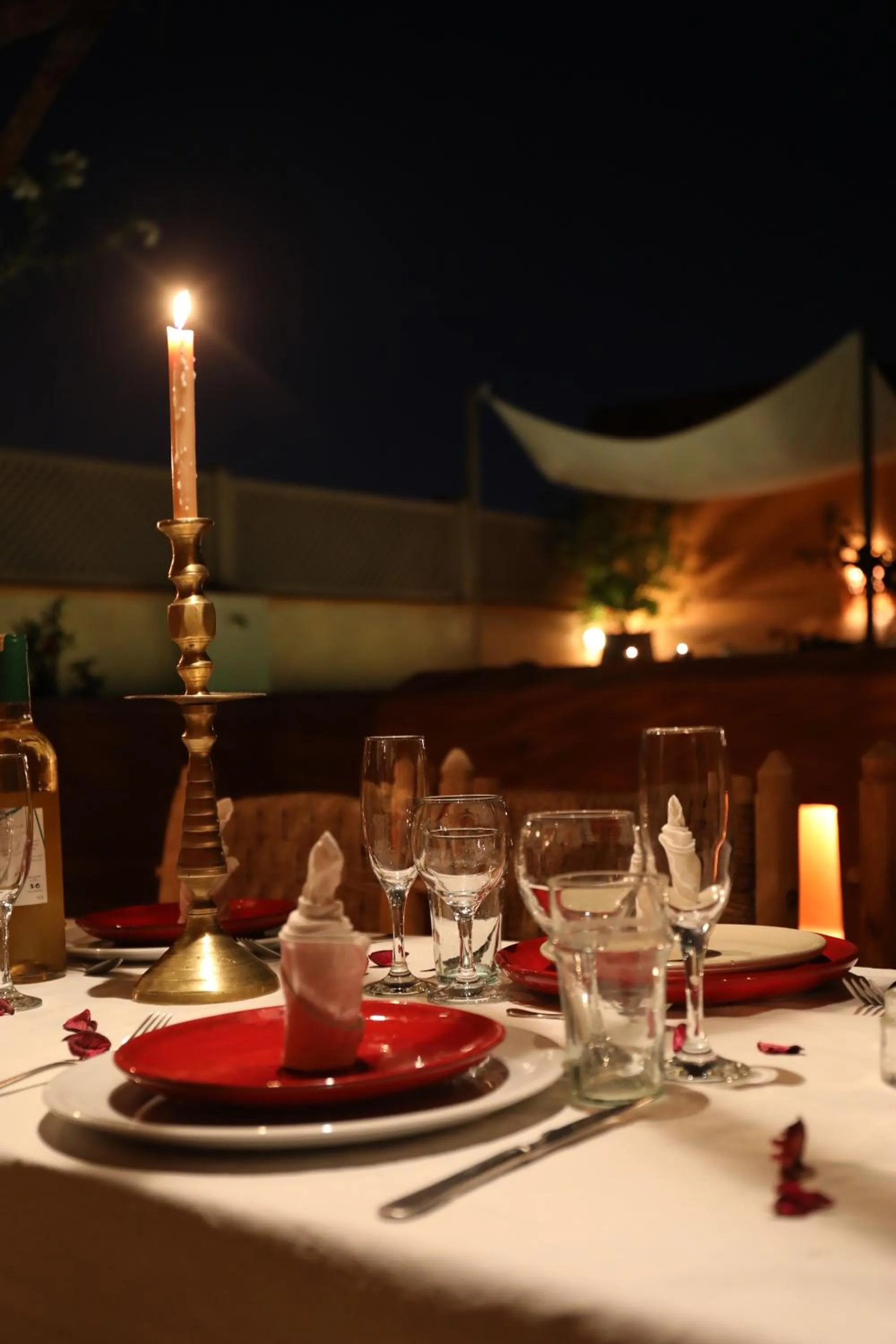 Restaurant/places to eat in Dar Akal