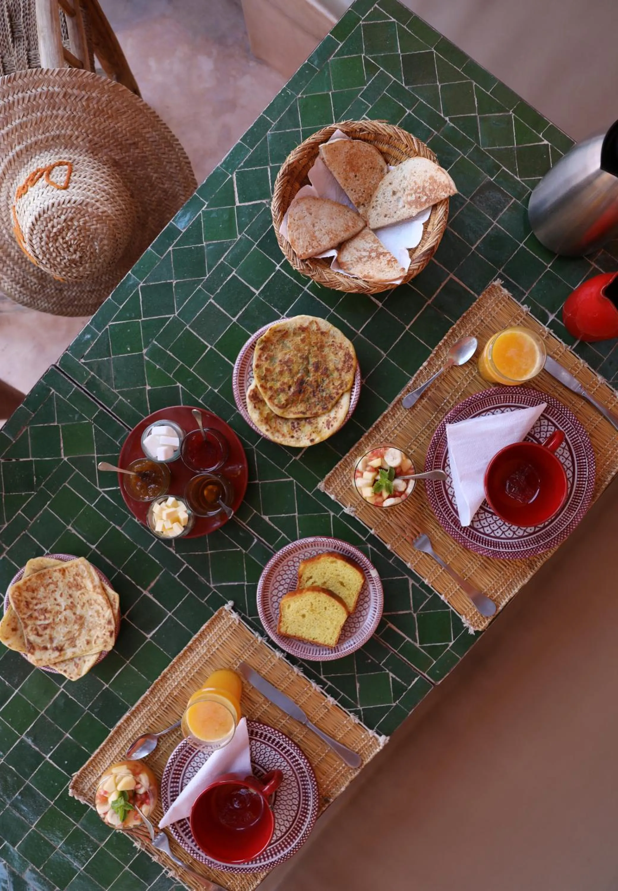 Breakfast in Dar Akal