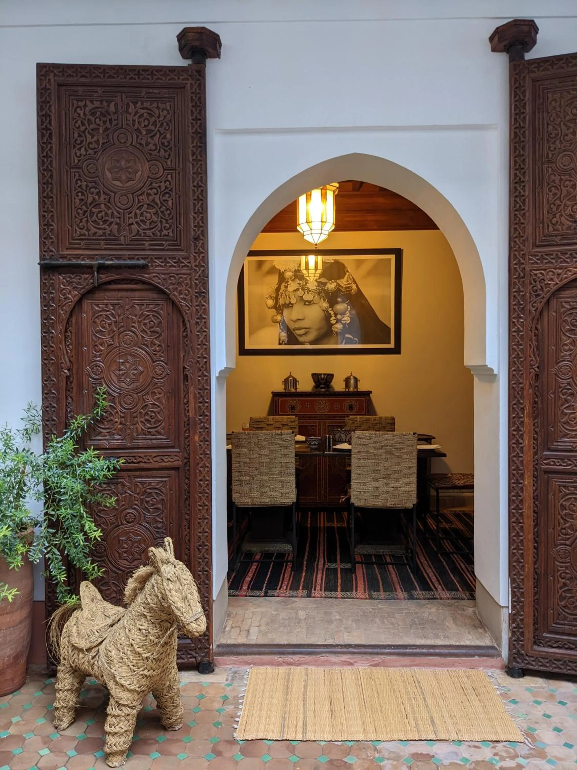 Restaurant/places to eat in Riad Smara