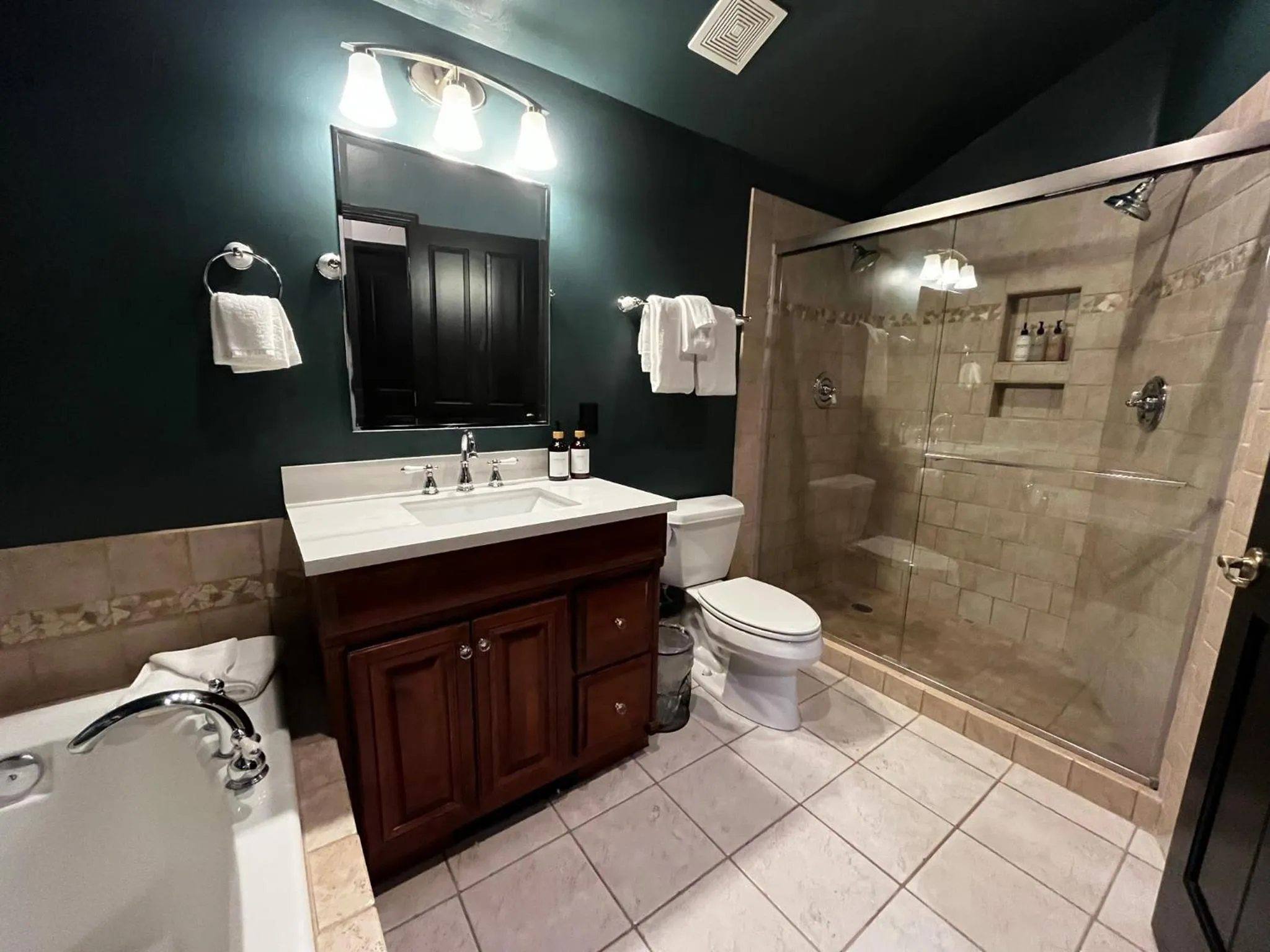 Shower in Hotel Frisco