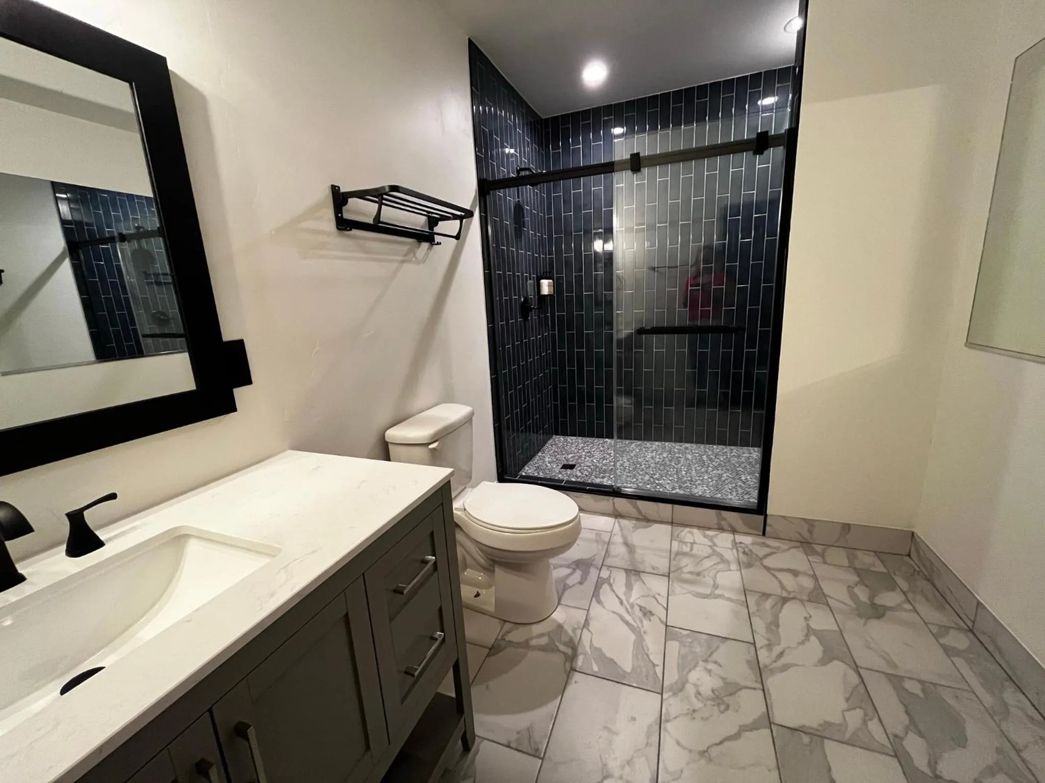 Shower in Hotel Frisco