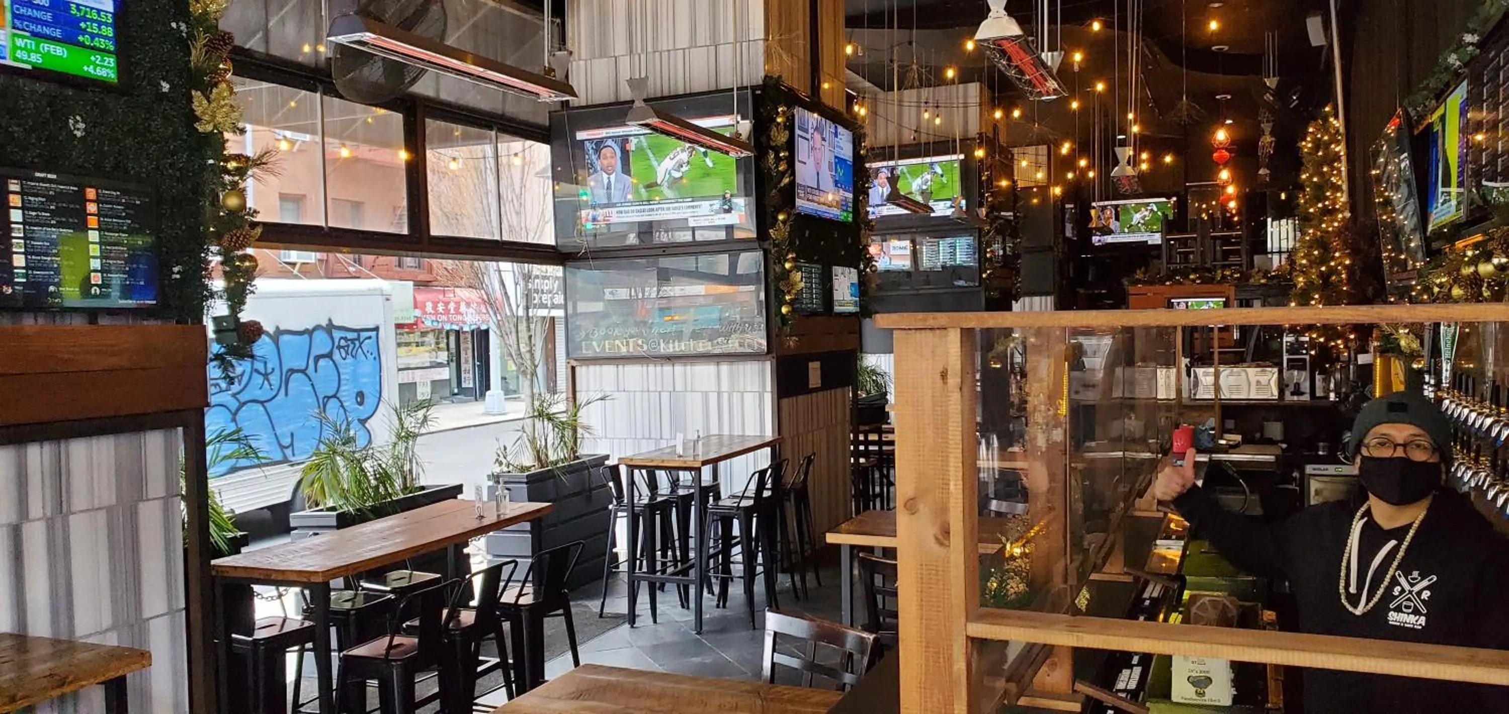 Restaurant/places to eat in Wyndham Garden Chinatown