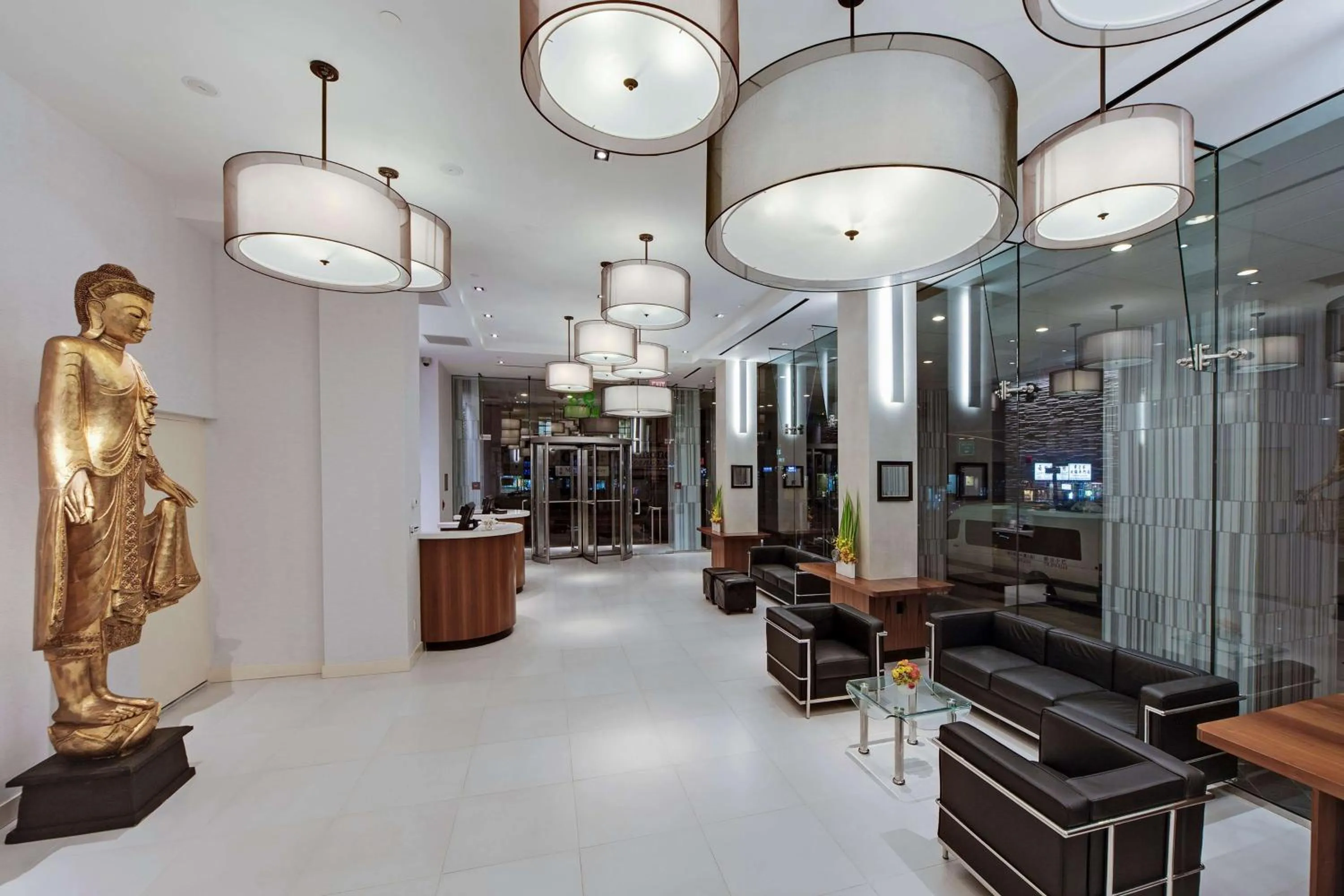 Lobby or reception in Wyndham Garden Chinatown