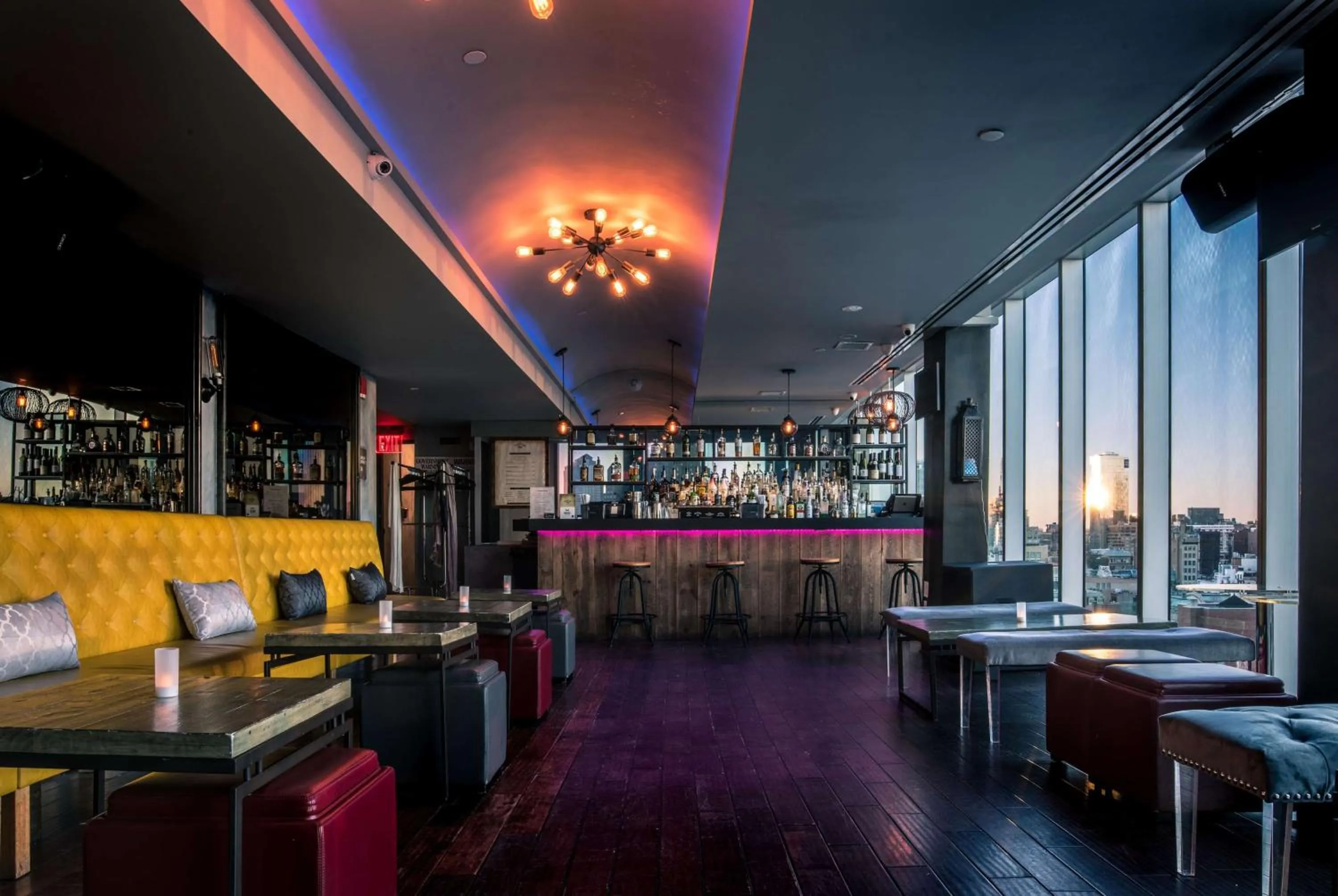 Lounge or bar in Wyndham Garden Chinatown