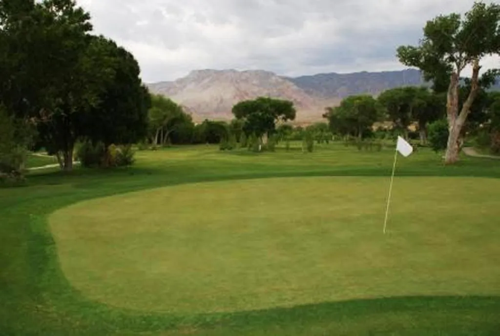 Day in Historic Beaver Dam Lodge, Golf & RV Resort