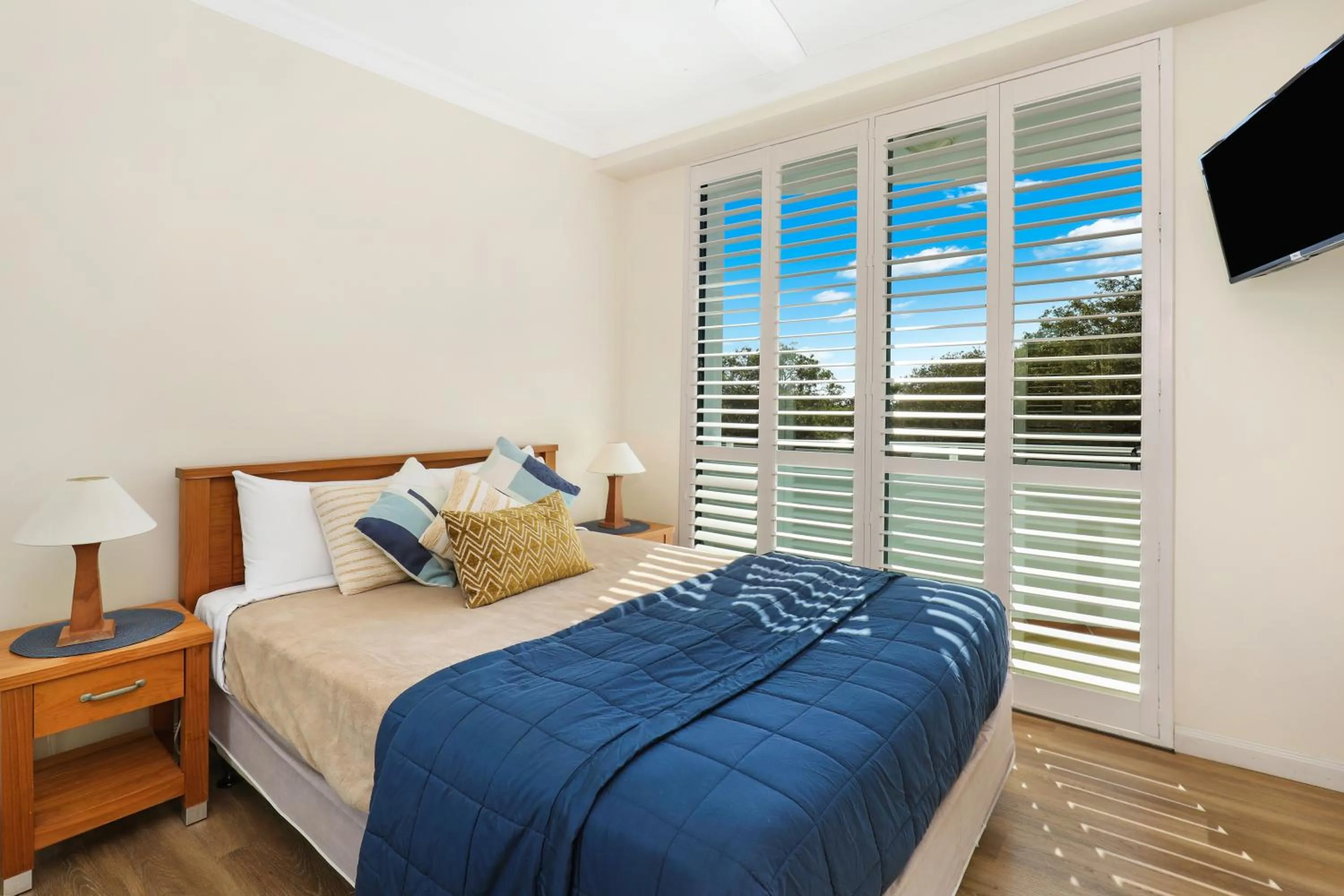Bedroom, Bed in Santorini Twin Waters