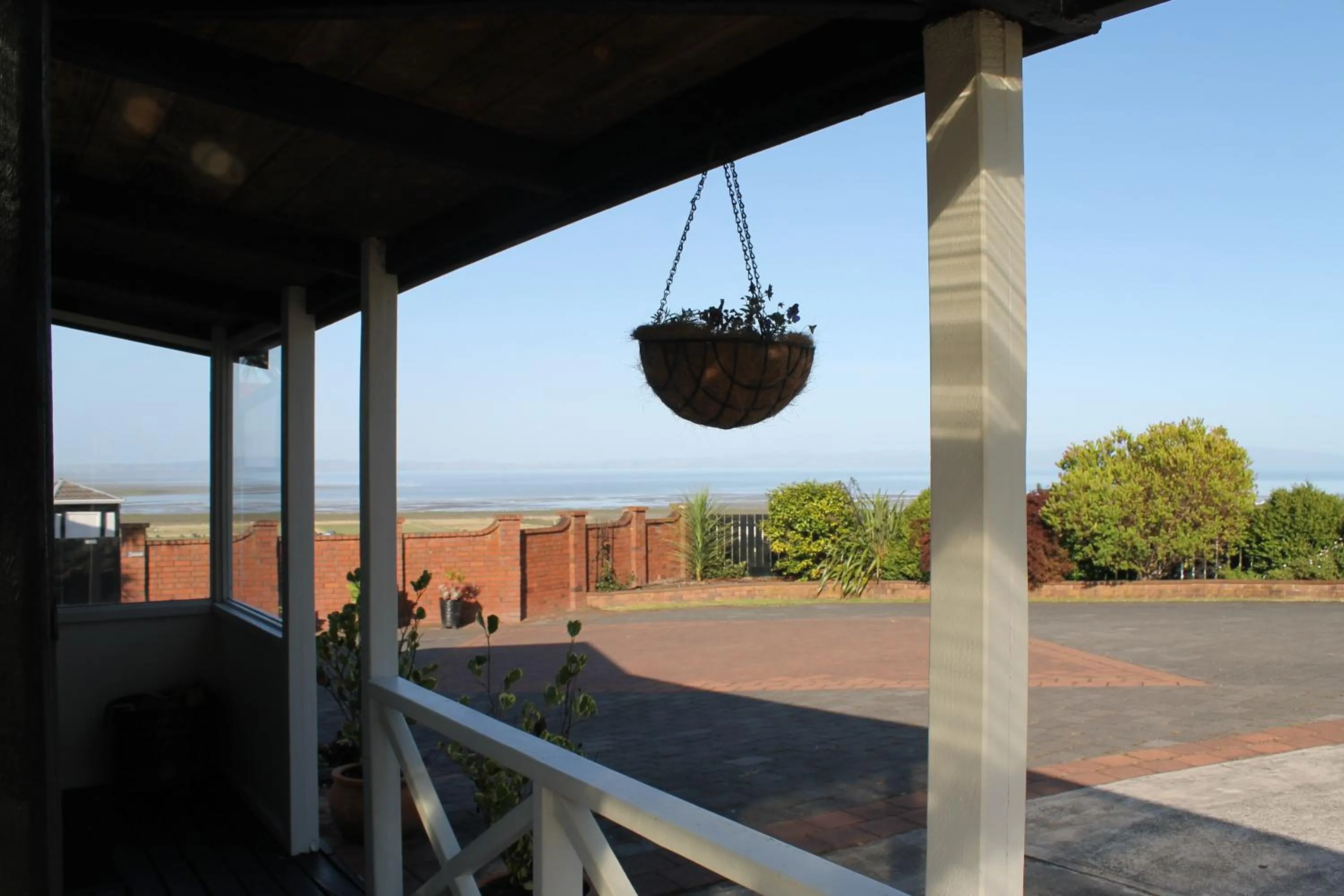 Street view in Chartré Manor B&B