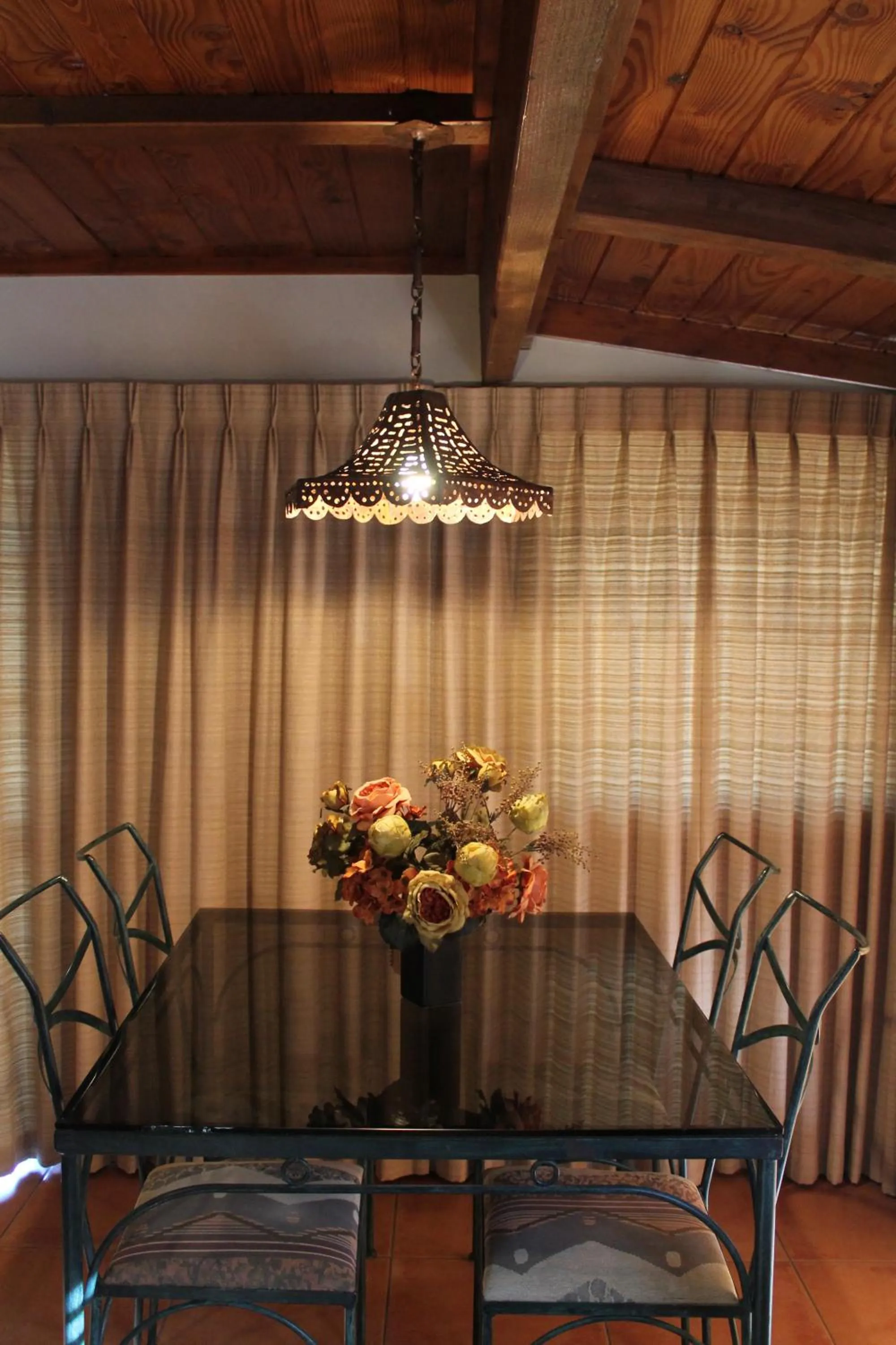 Dining area in Chartré Manor B&B