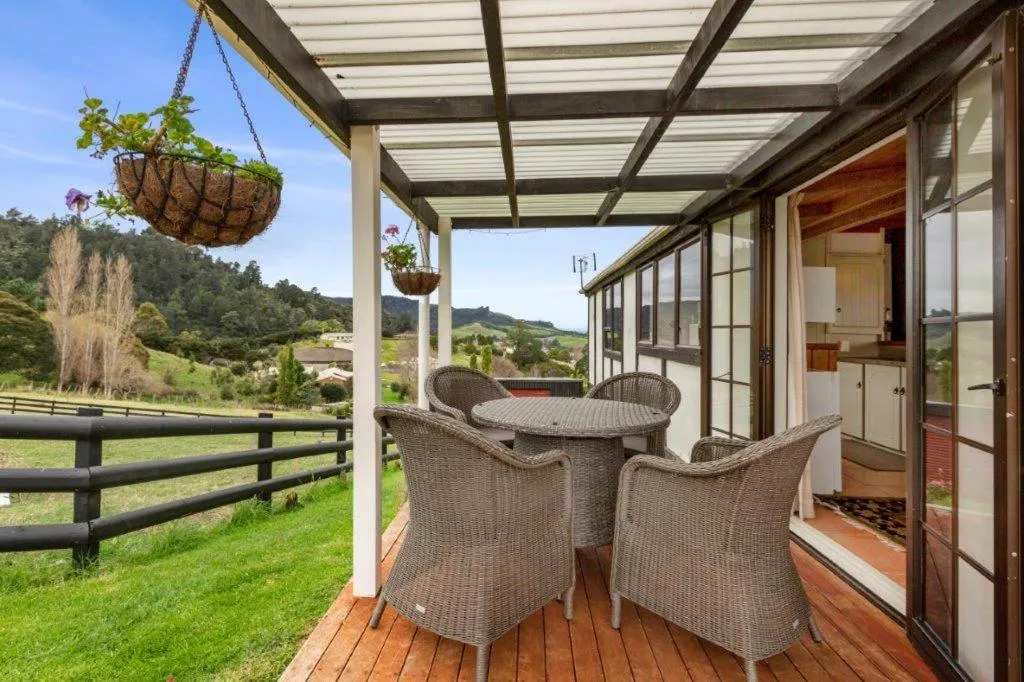 Patio in Chartré Manor B&B