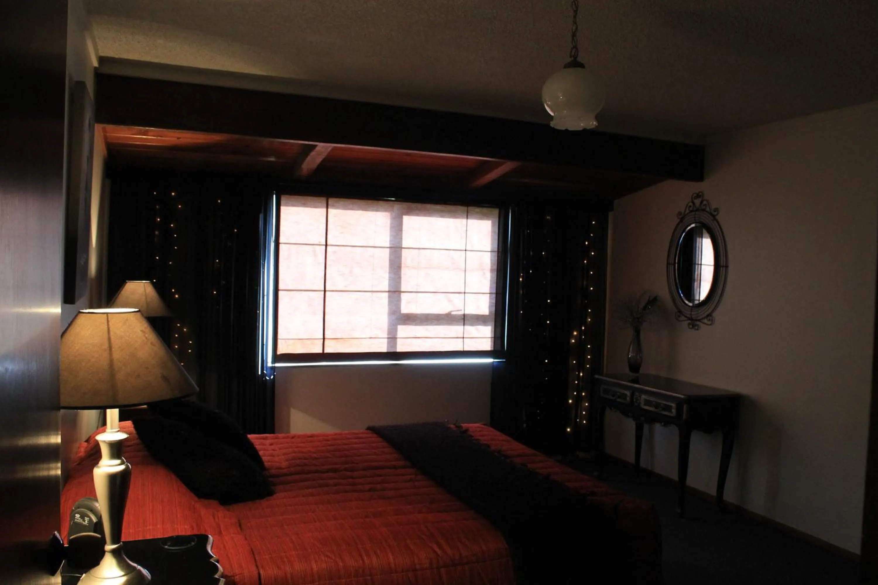 Bed in Chartré Manor B&B