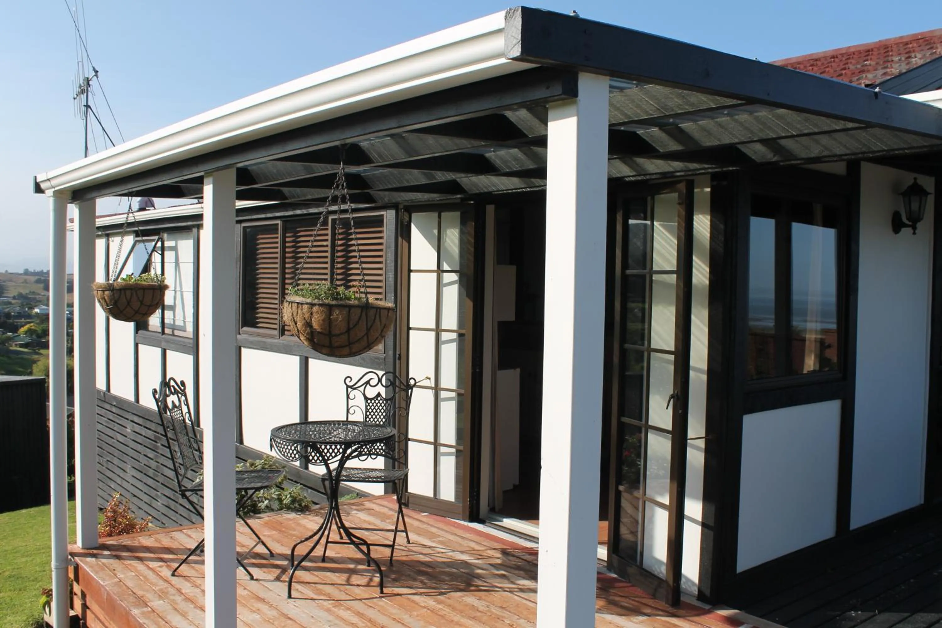 Facade/entrance in Chartré Manor B&B