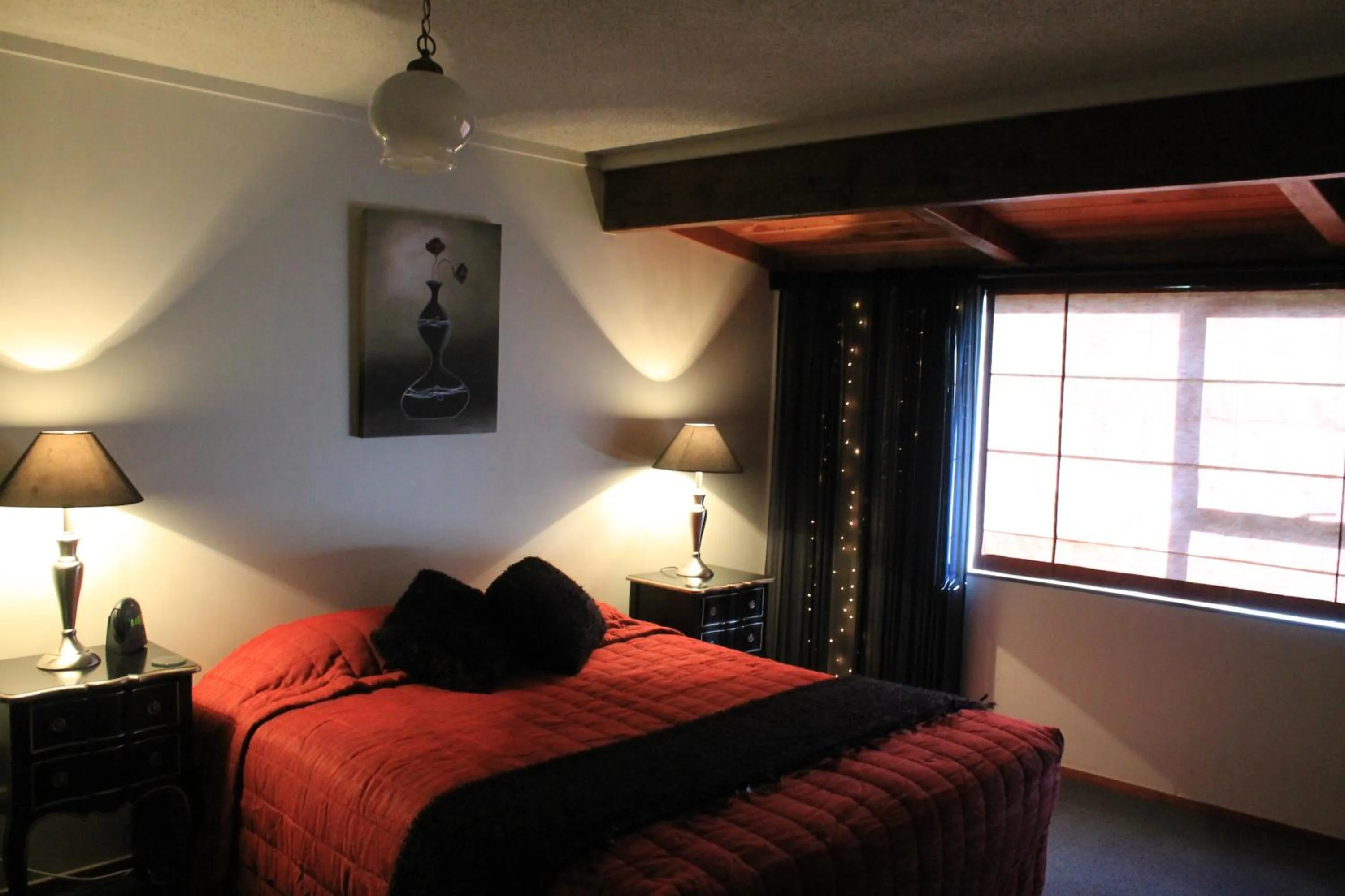 Bed in Chartré Manor B&B