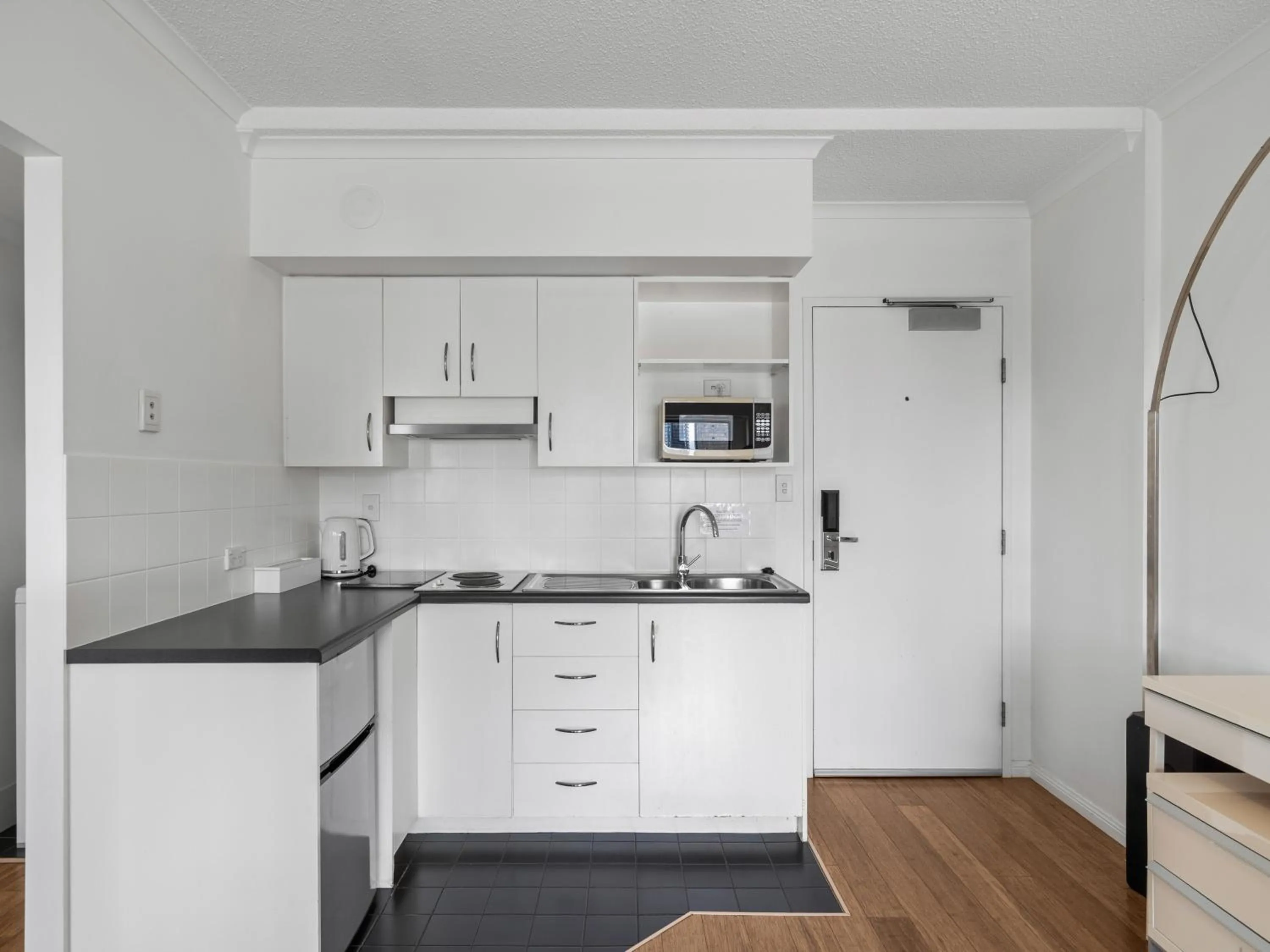 Central Brunswick Apartment Hotel