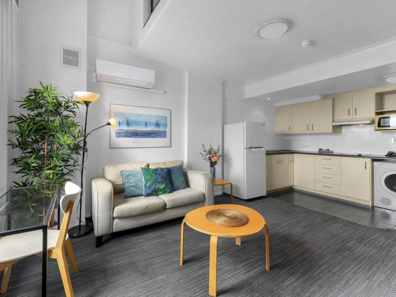 Kitchen or kitchenette in Central Brunswick Apartment Hotel