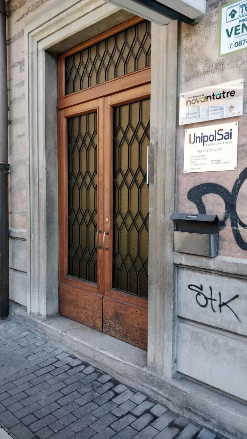 Facade/entrance in Novantatrè