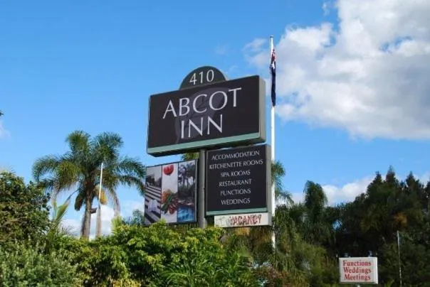 Facade/entrance in Abcot Inn