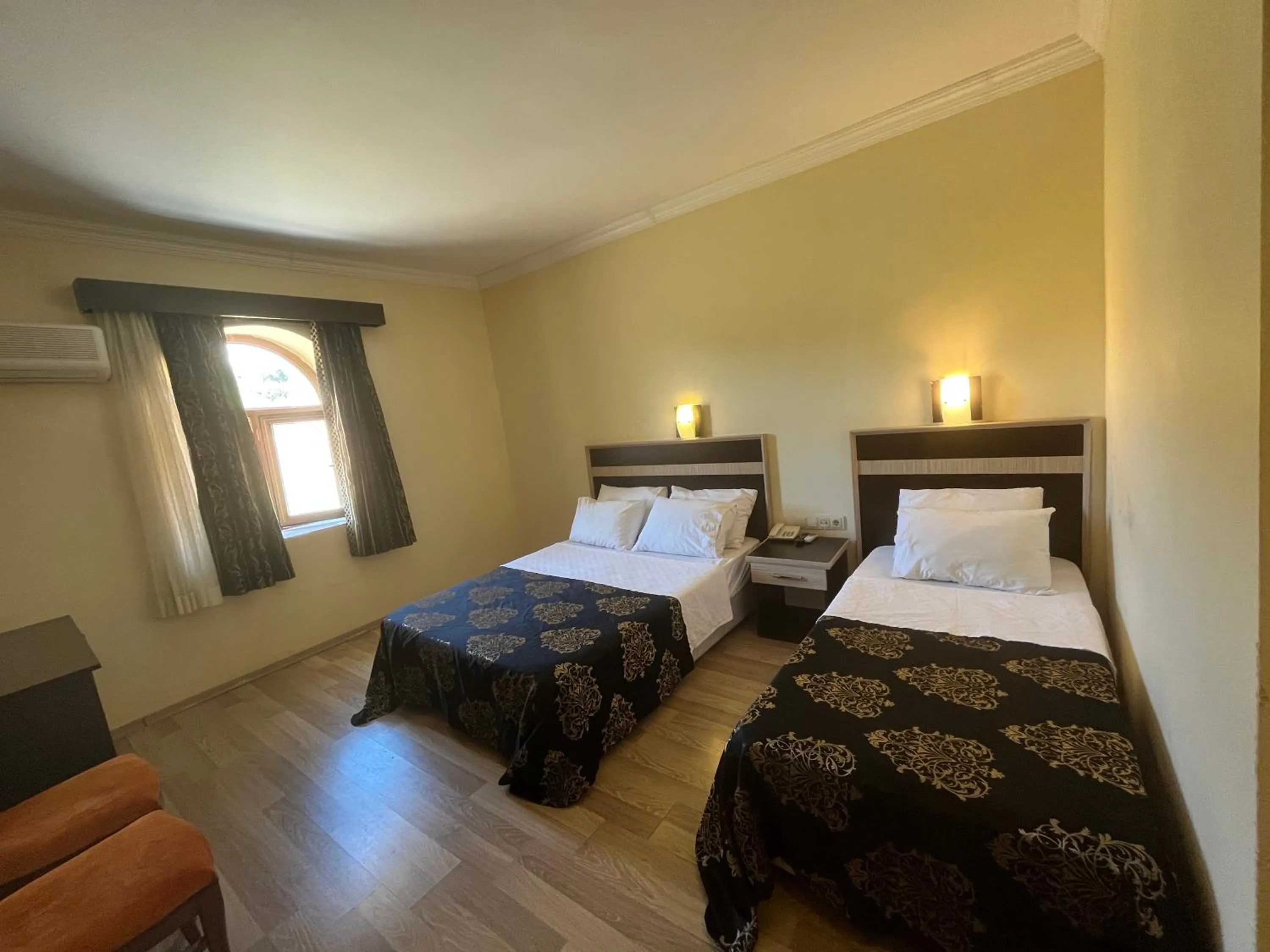 Bed in Hotel Euphrat Nemrut