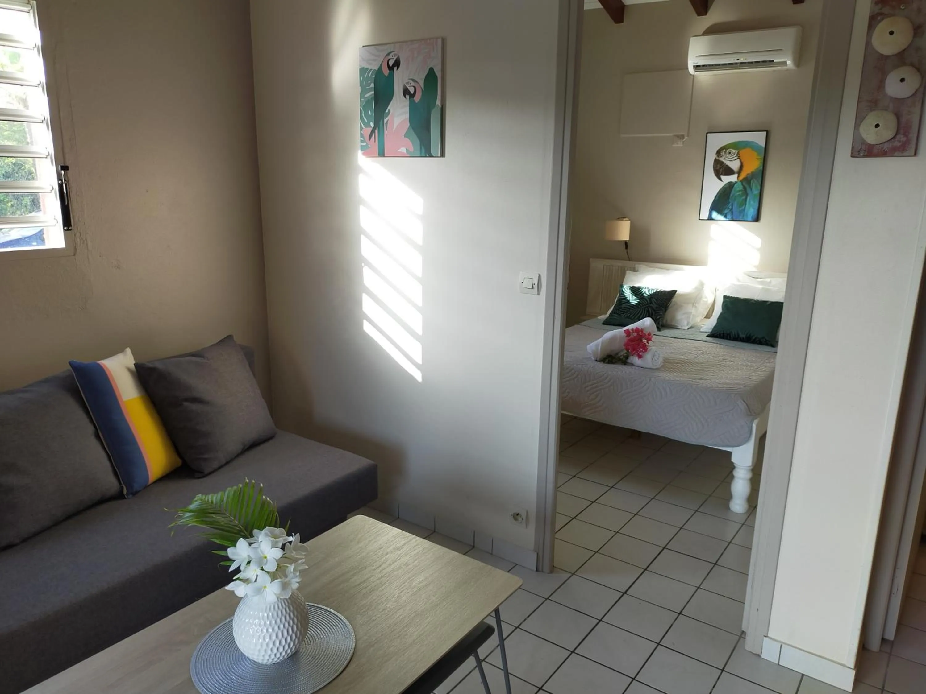 Photo of the whole room, Bed in Ti Village Creole