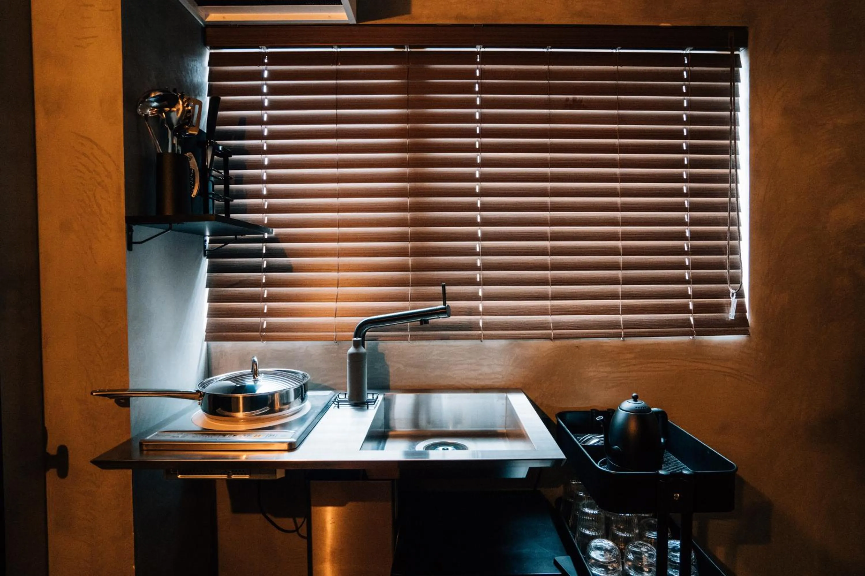 Kitchen or kitchenette in mizuka Nakasu 1 - unmanned hotel -