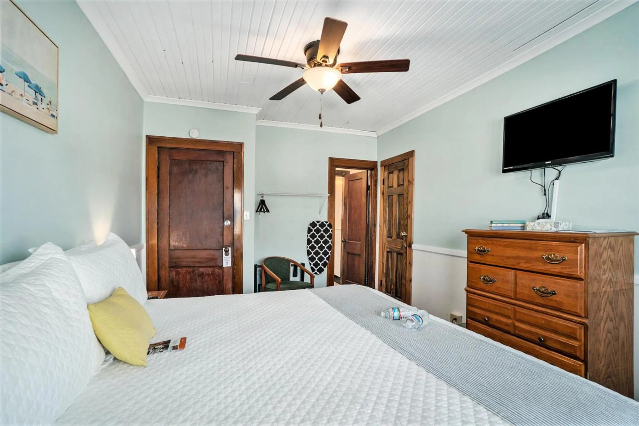 Bed in Historic Hotel Nichols