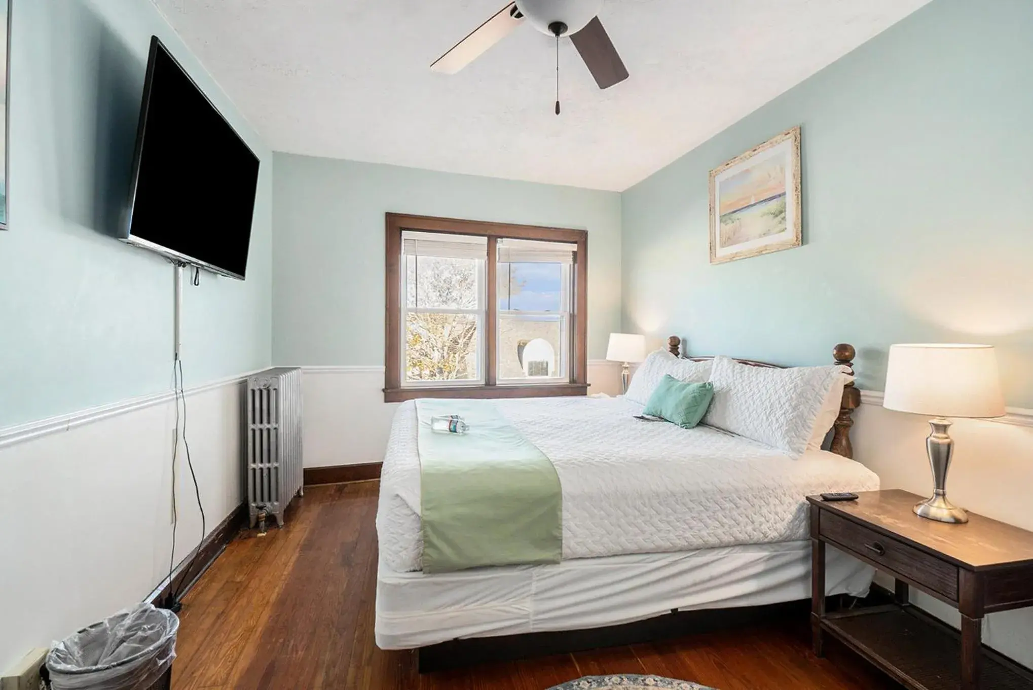 Two-Bedroom Suite in Historic Hotel Nichols Two-Bedroom Suite in Historic Hotel Nichols