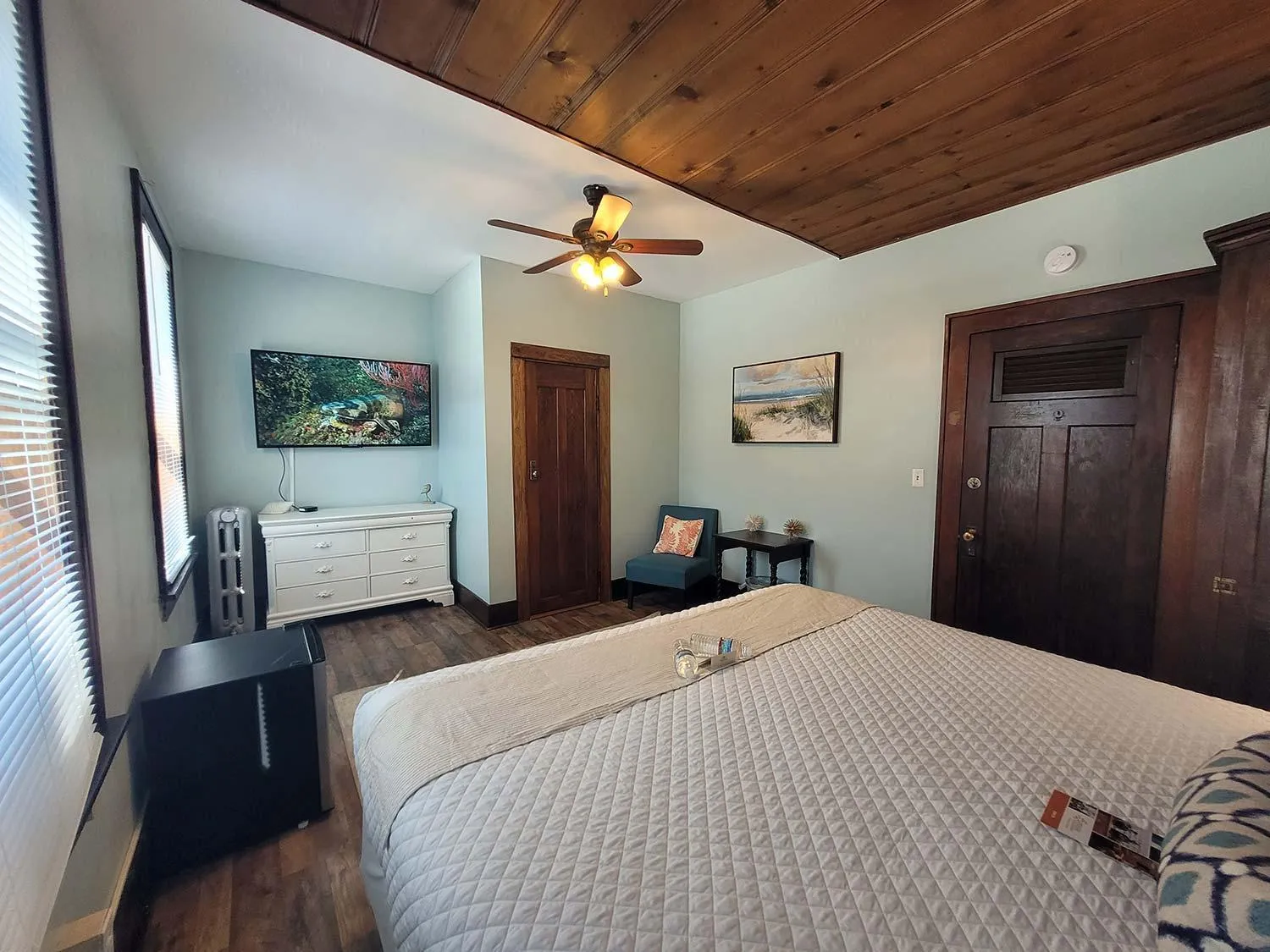 Bed in Historic Hotel Nichols