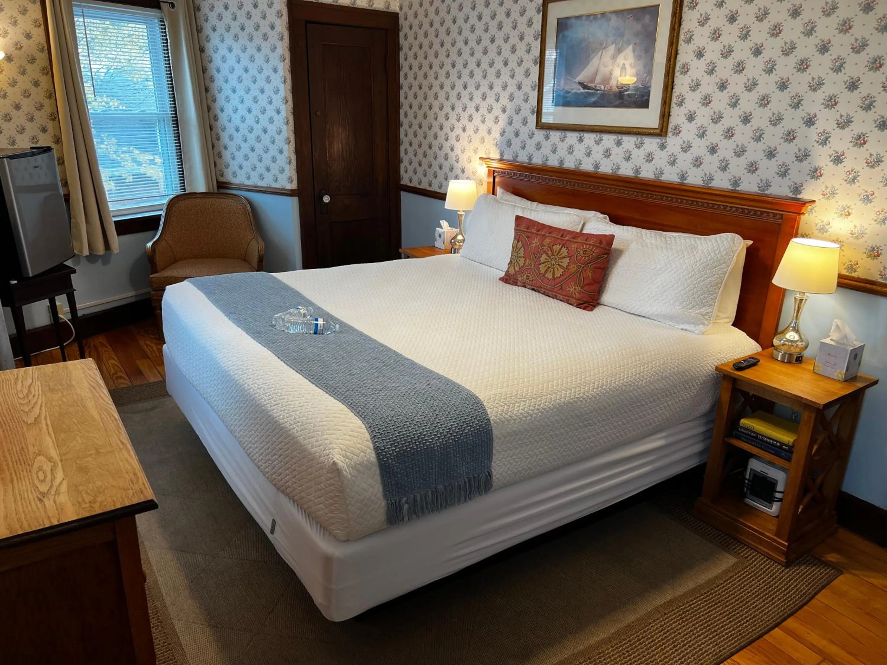 Bed in Historic Hotel Nichols