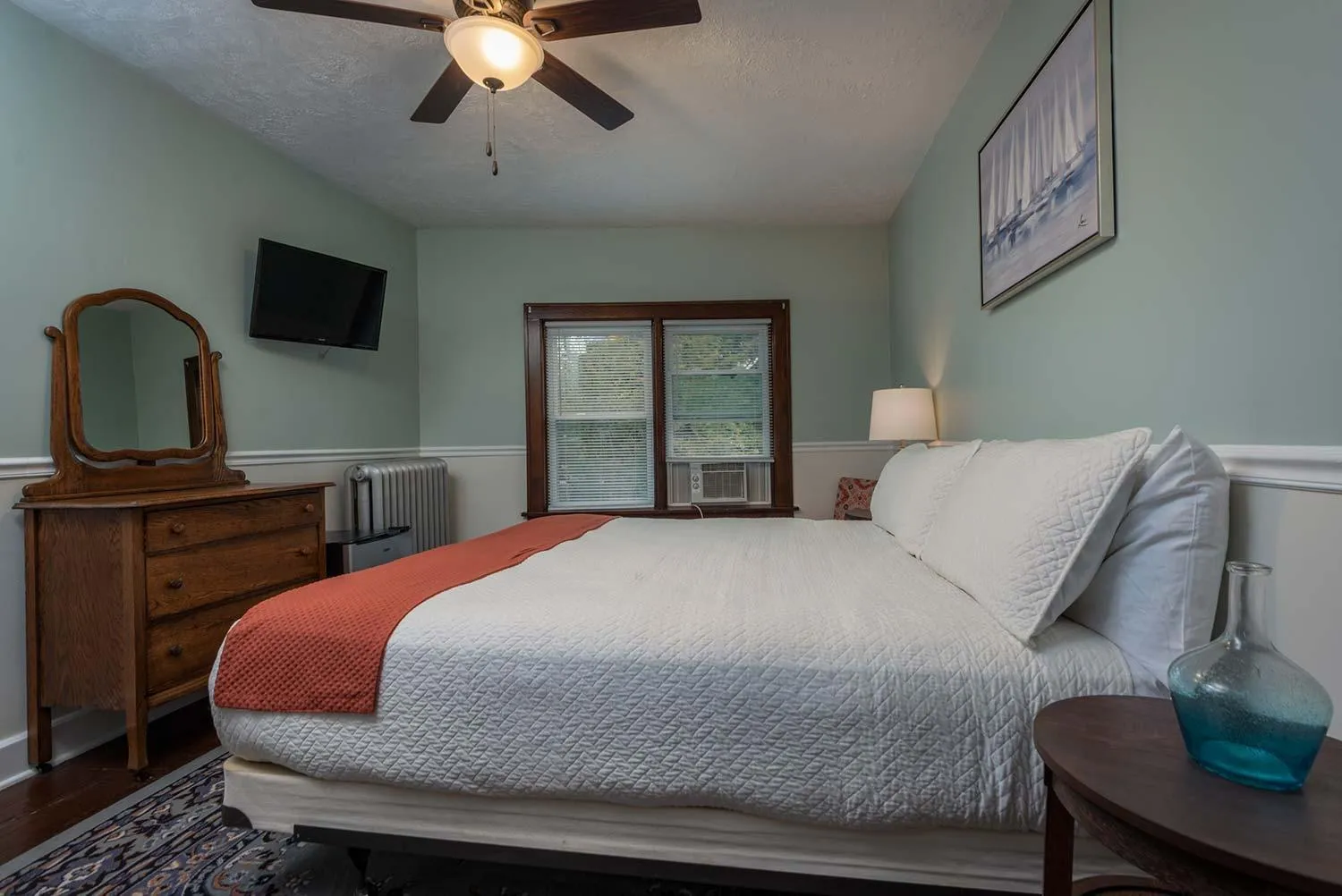 Bed in Historic Hotel Nichols