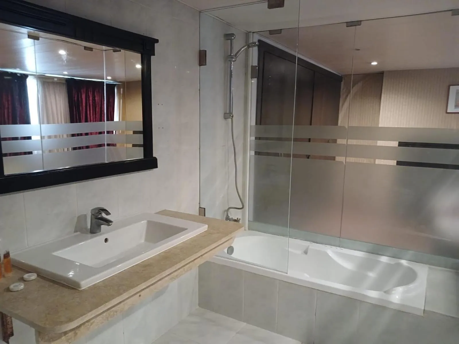 Toilet in Caesar's Park Hotel