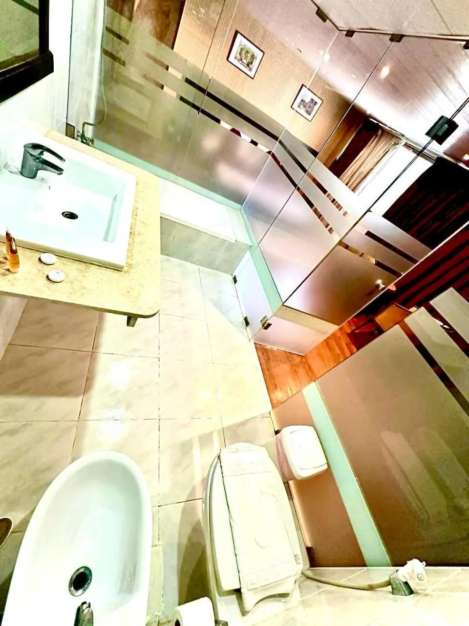 Bathroom in Caesar's Park Hotel