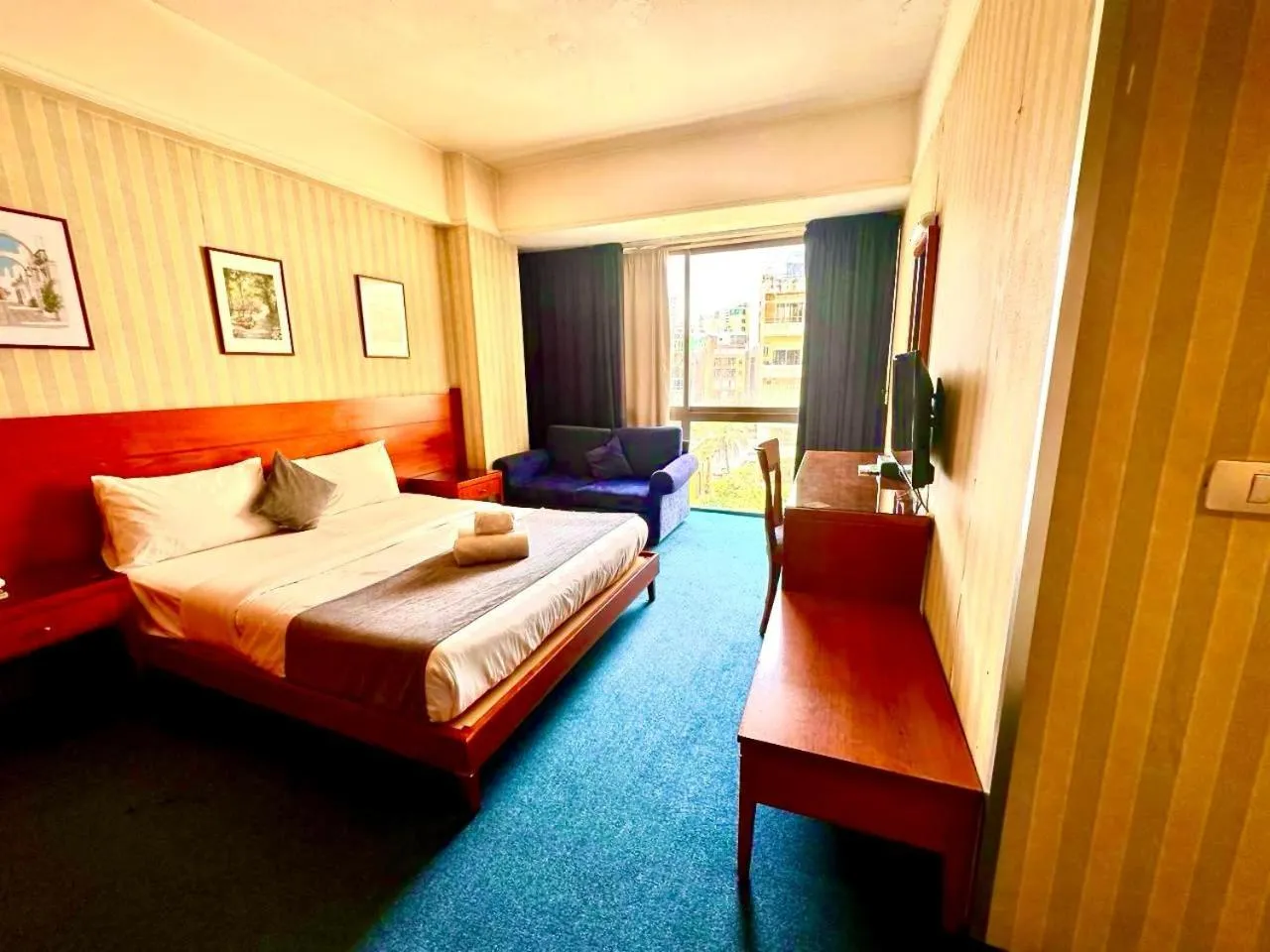 Bedroom, Bed in Caesar's Park Hotel