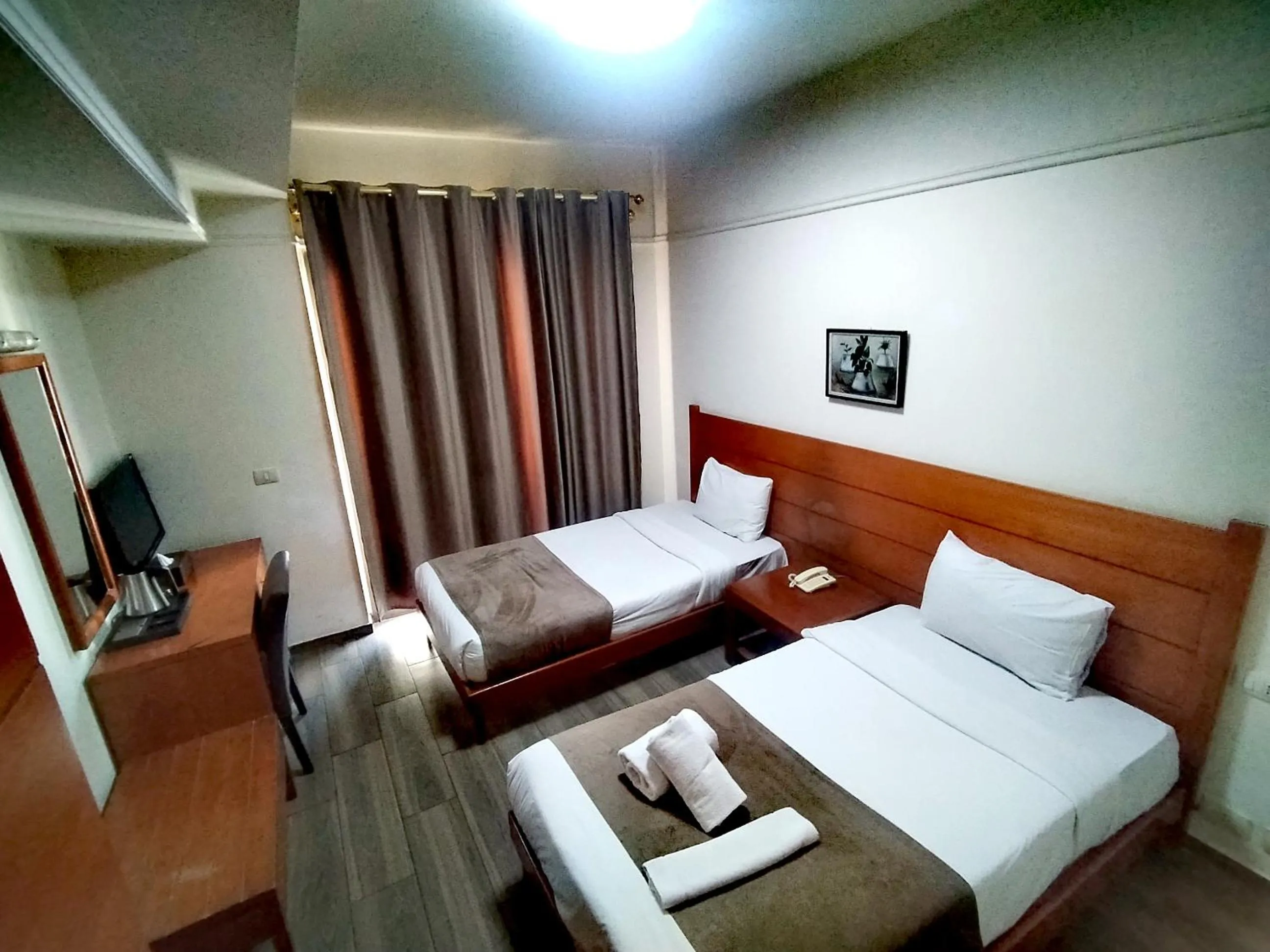 Bedroom, Bed in Caesar's Park Hotel