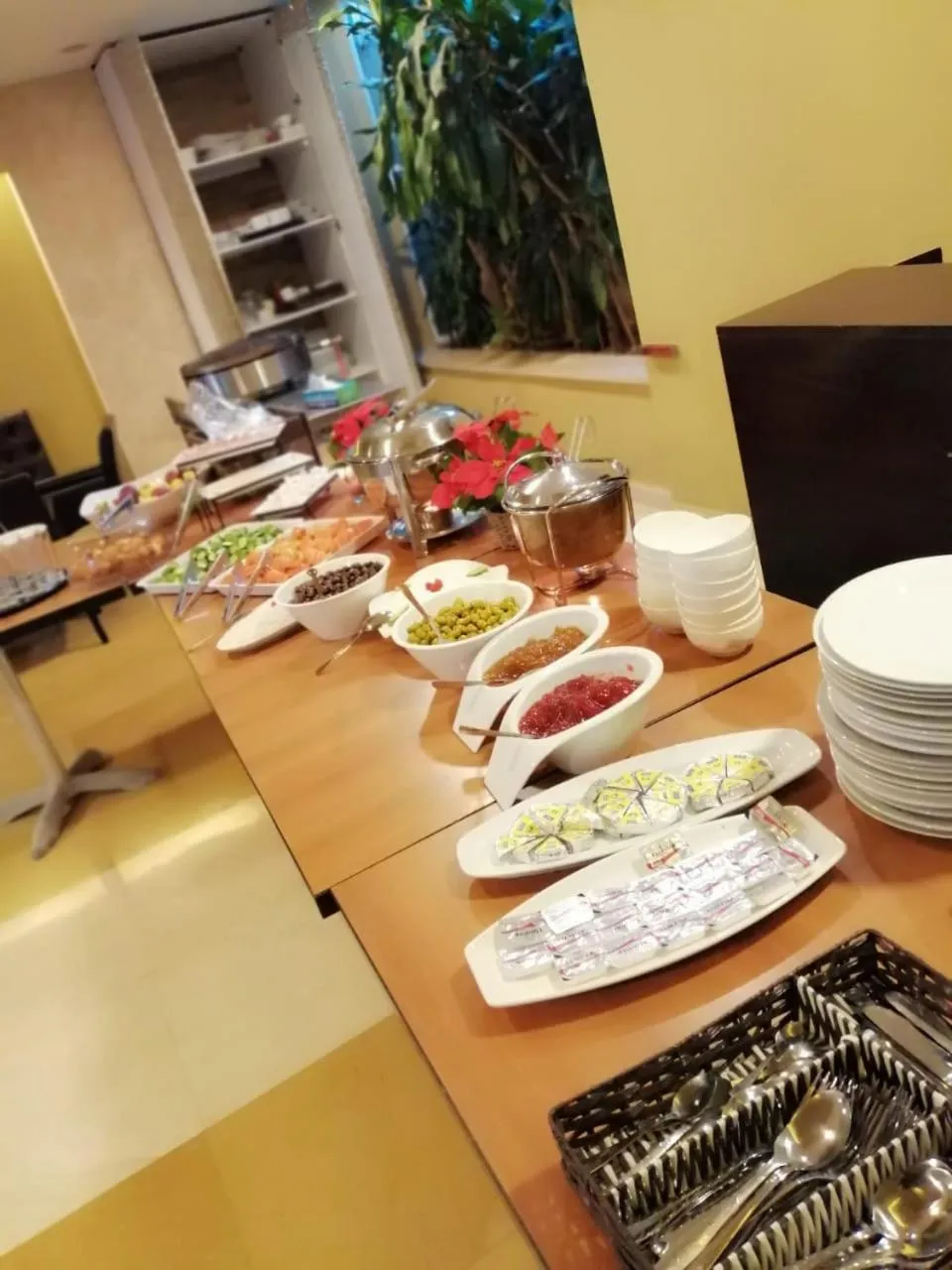 Buffet breakfast in Caesar's Park Hotel