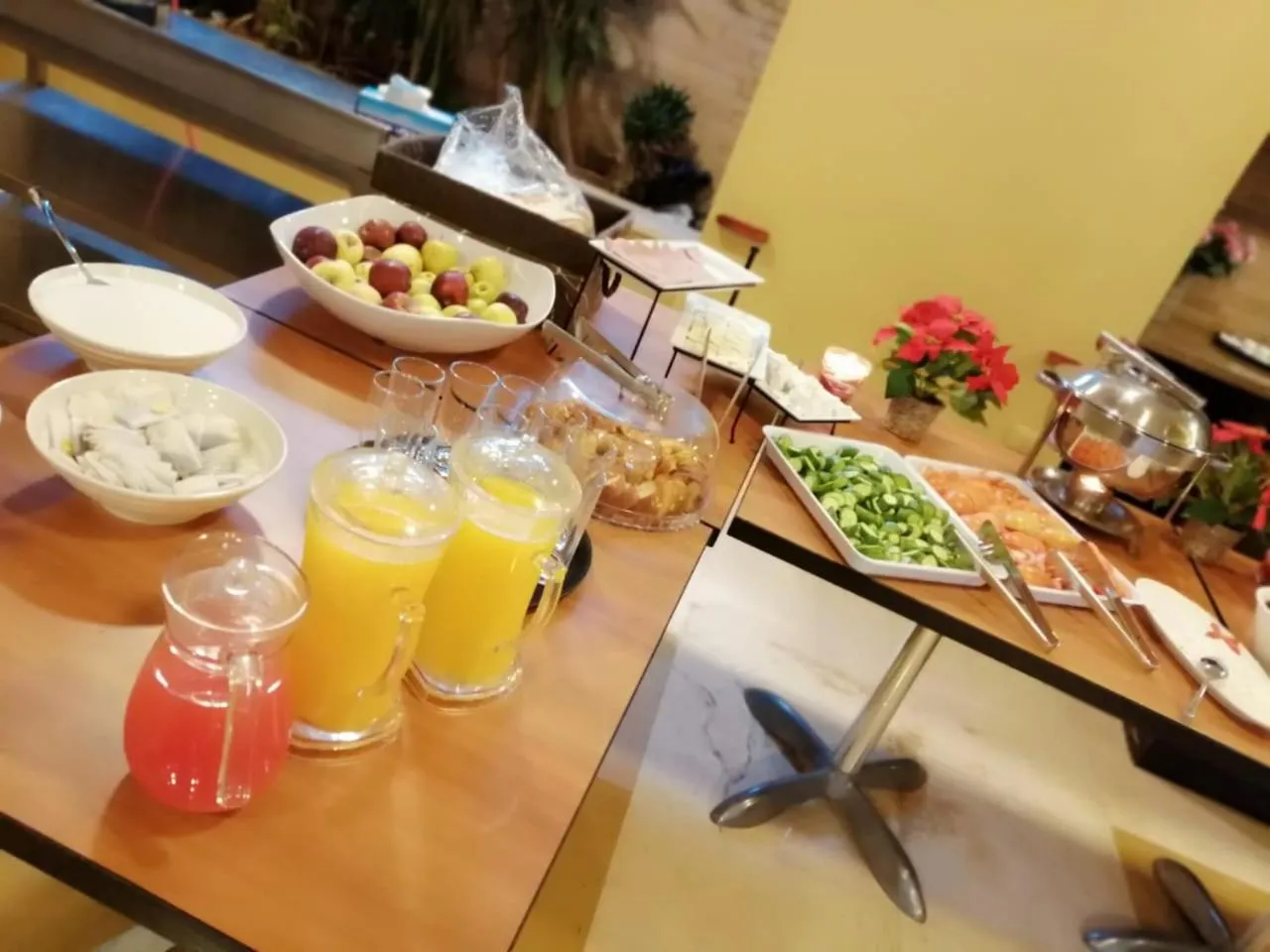 Buffet breakfast in Caesar's Park Hotel